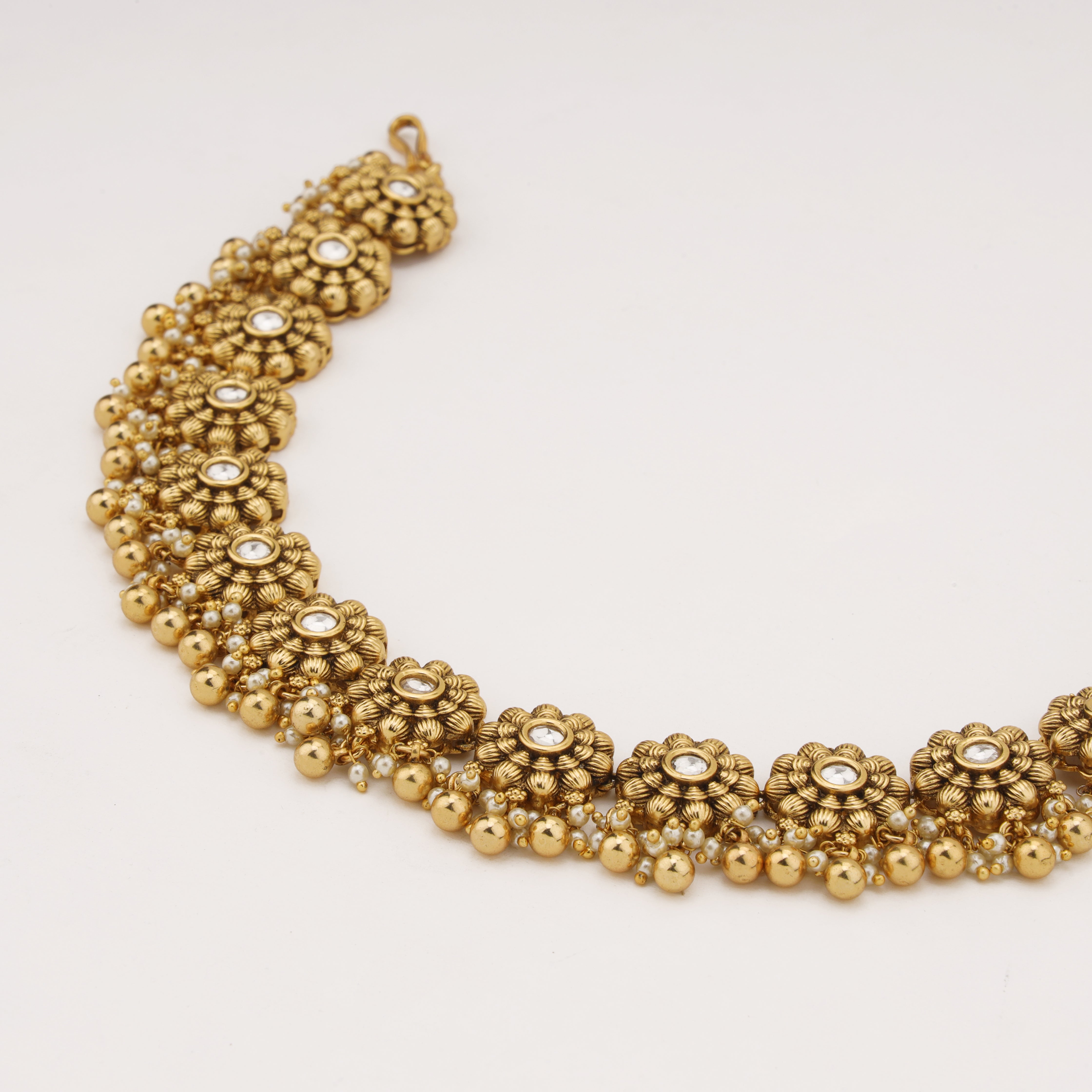 Regal Floral Antique Gold Bridal Mathapatti