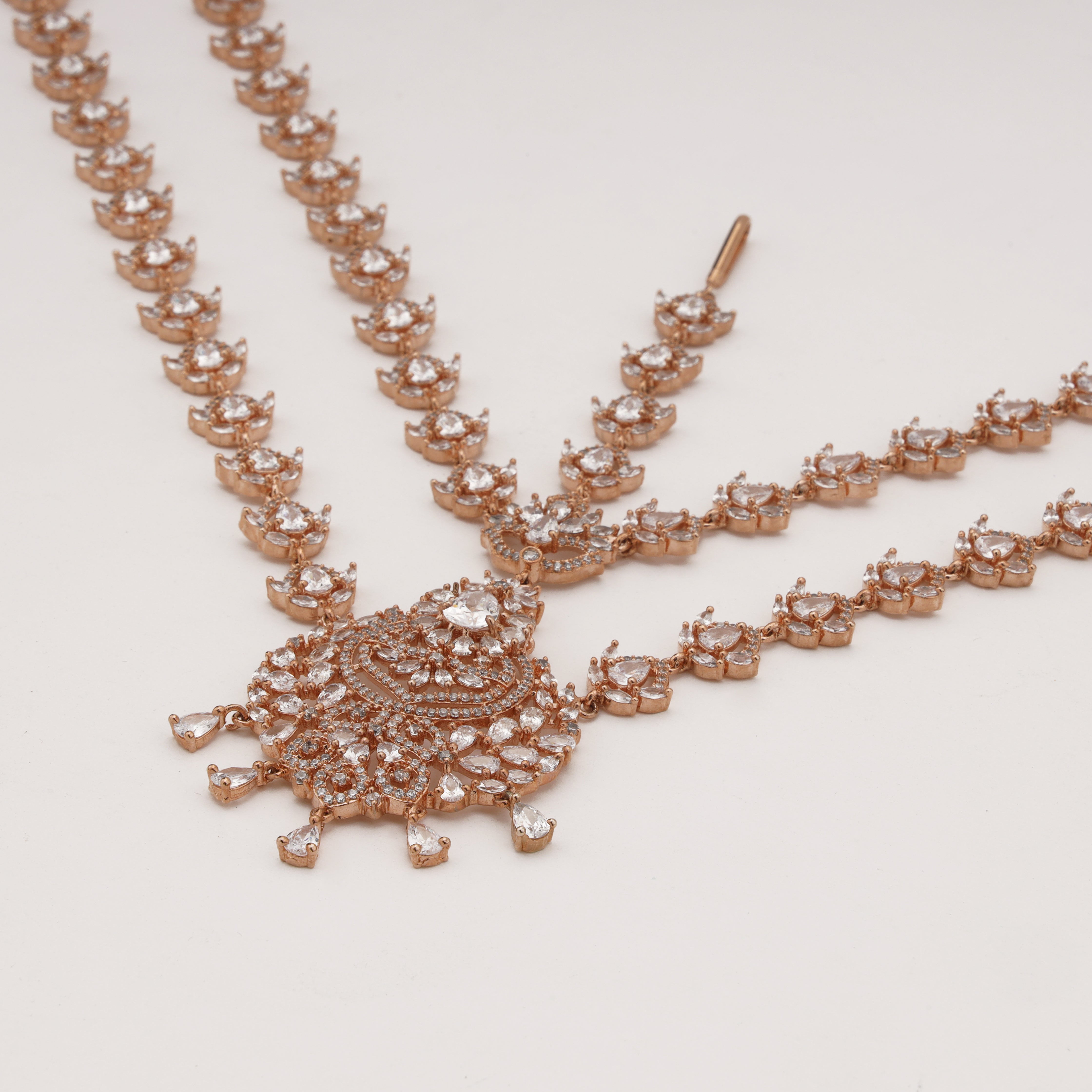 Royal Rose Gold Diamond Triple Chain Mathapatti