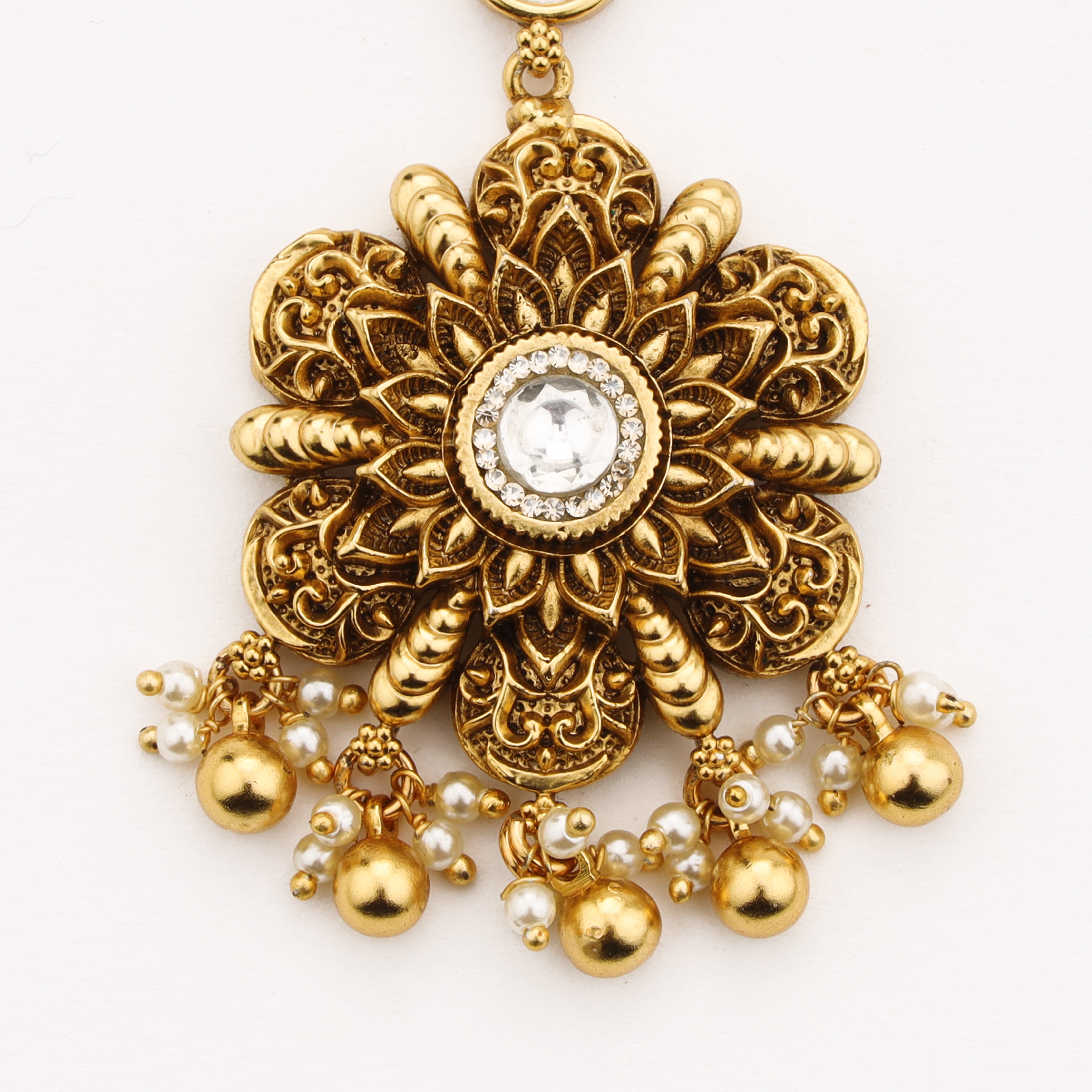 Noorvati Floral Pearl Maang Tika