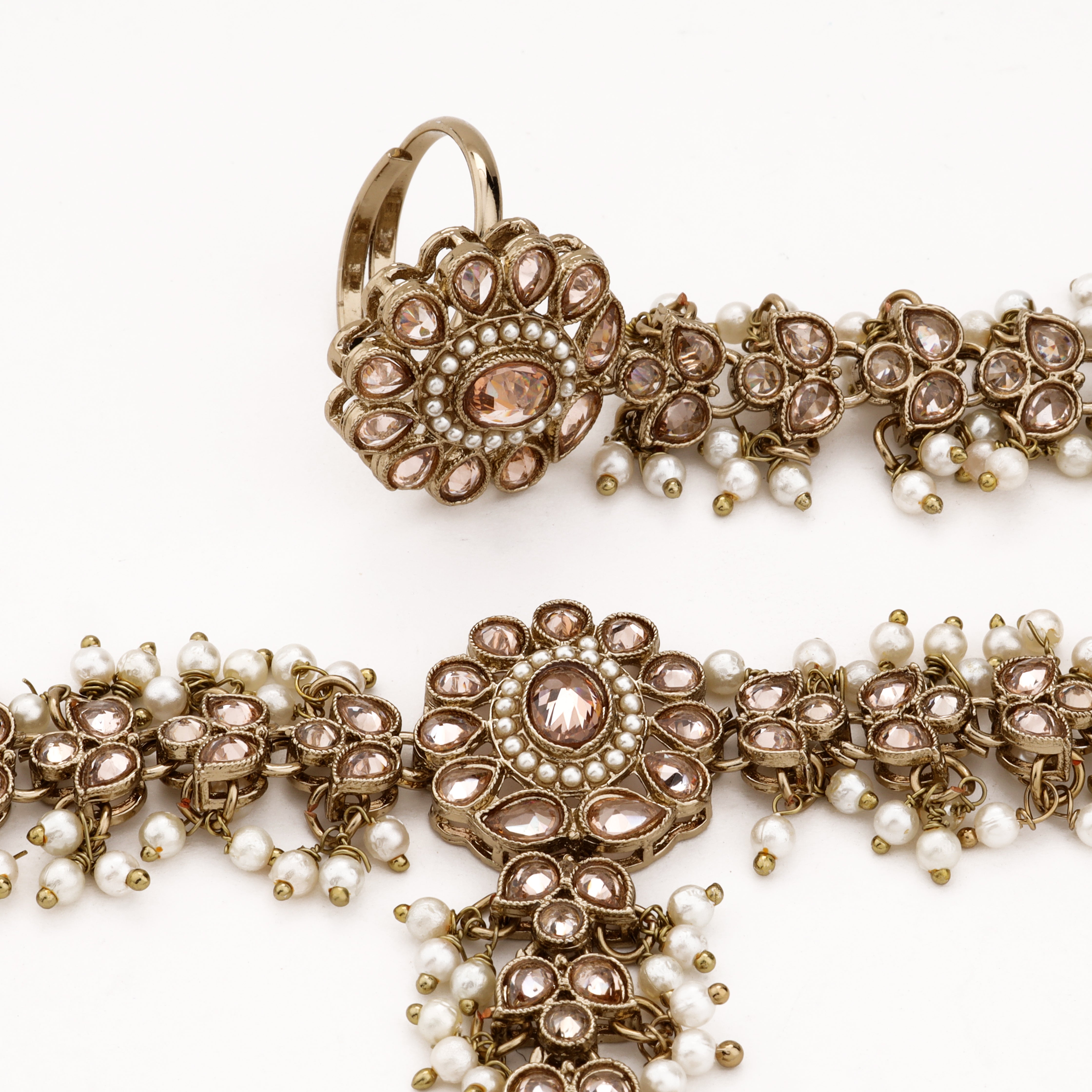 Teardrop Stone Pearl Bridal Pocha