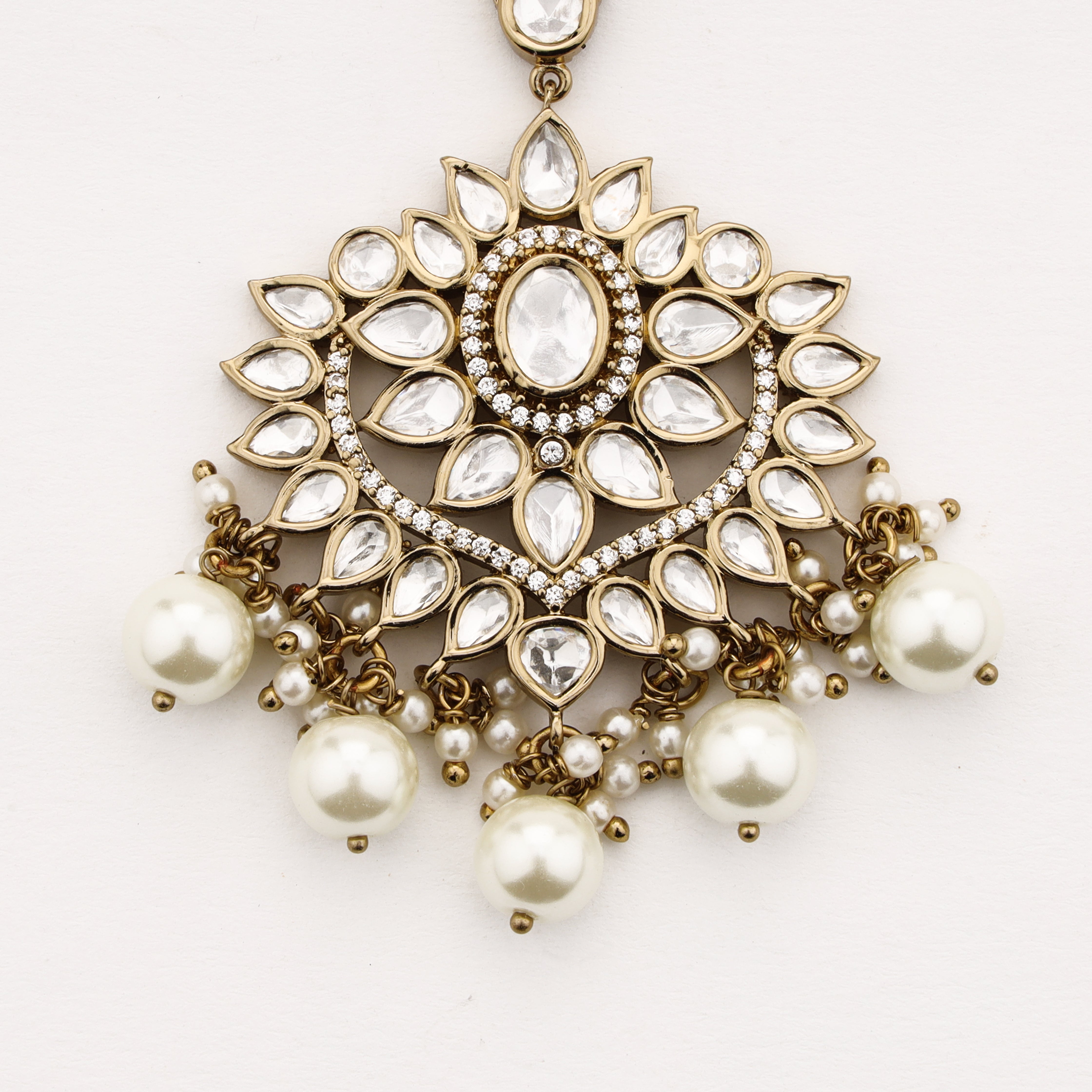 Diamond Pearl Radiance Maang Tika