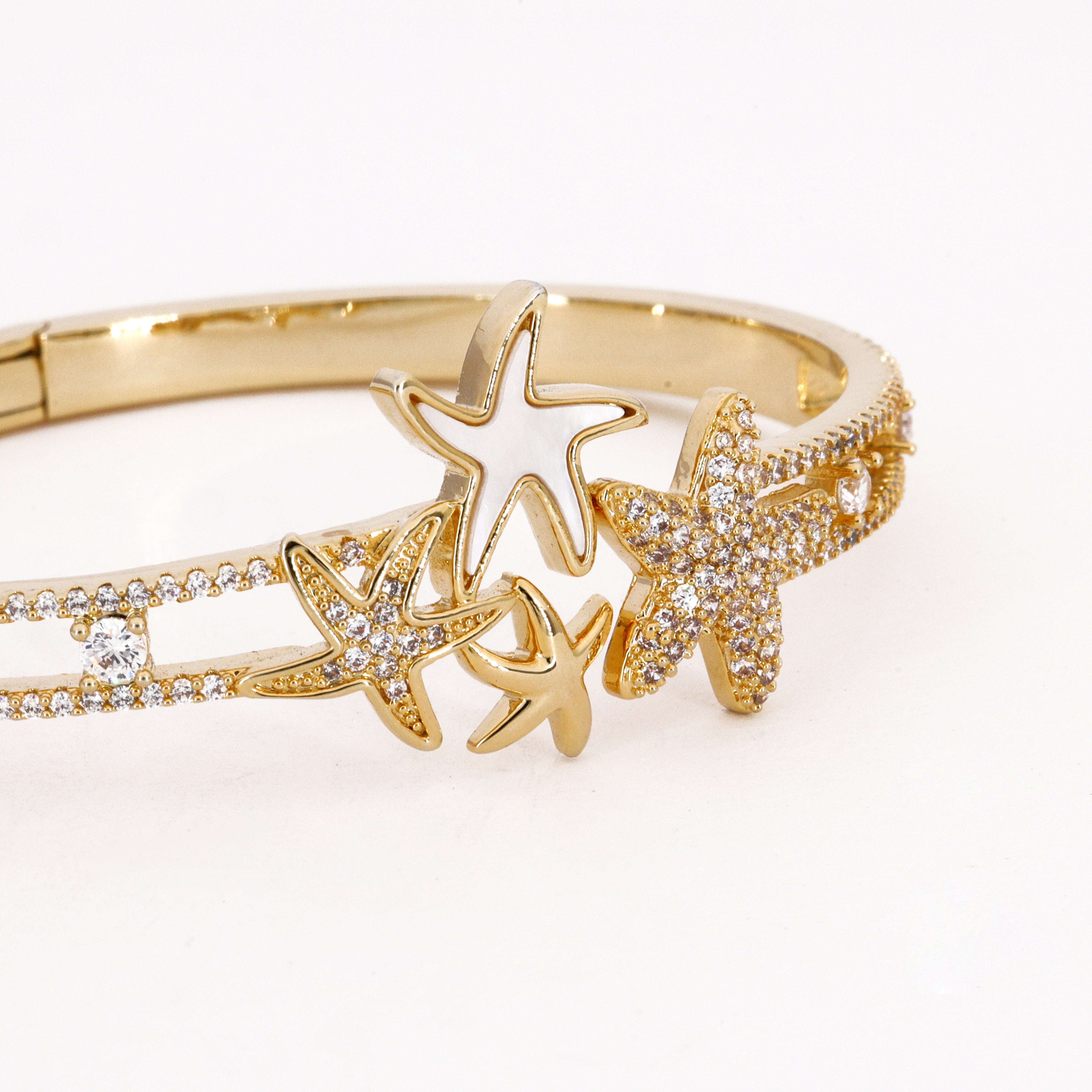 Gold Tone Starfish Cluster Bracelet