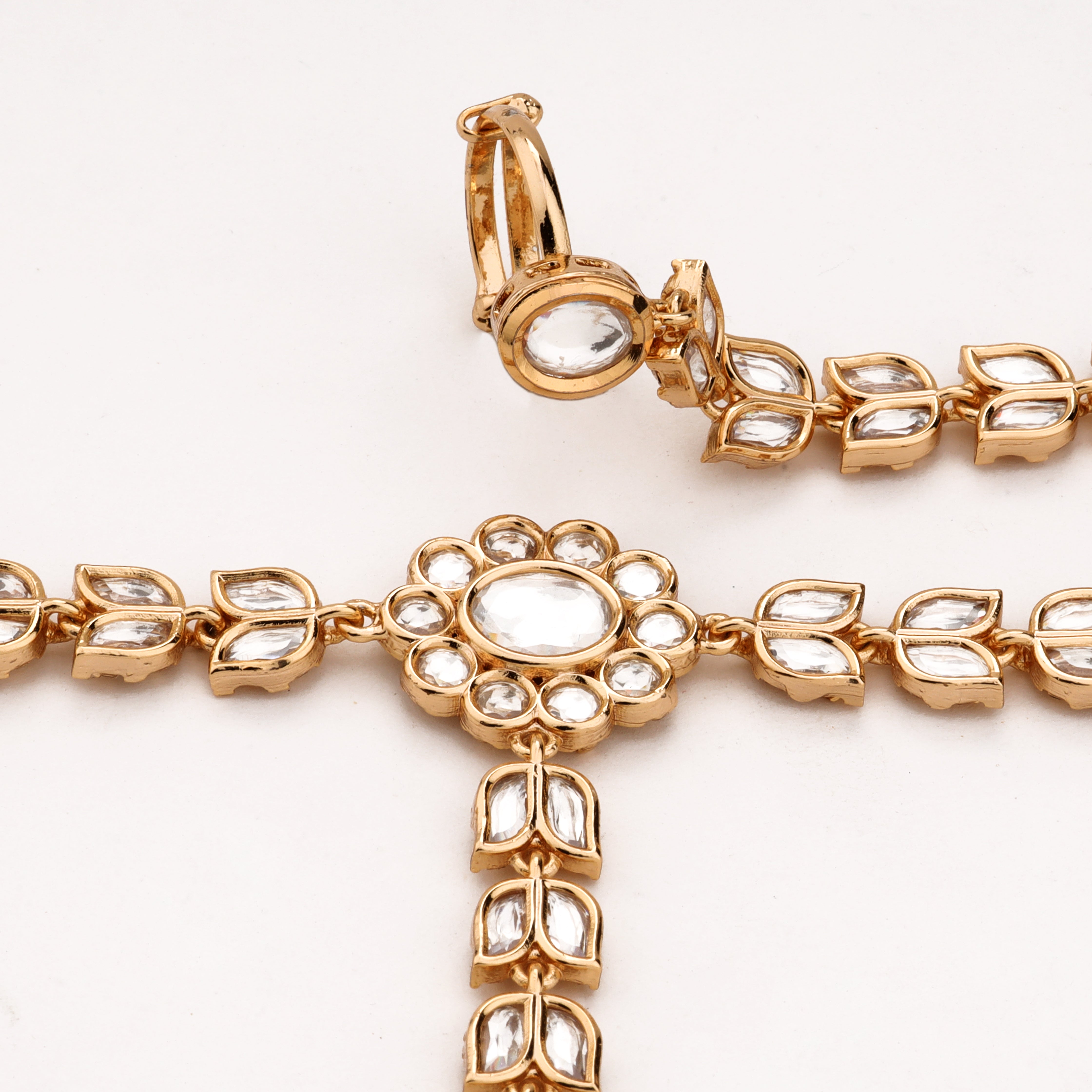 Minimal Kundan Link Hathphool