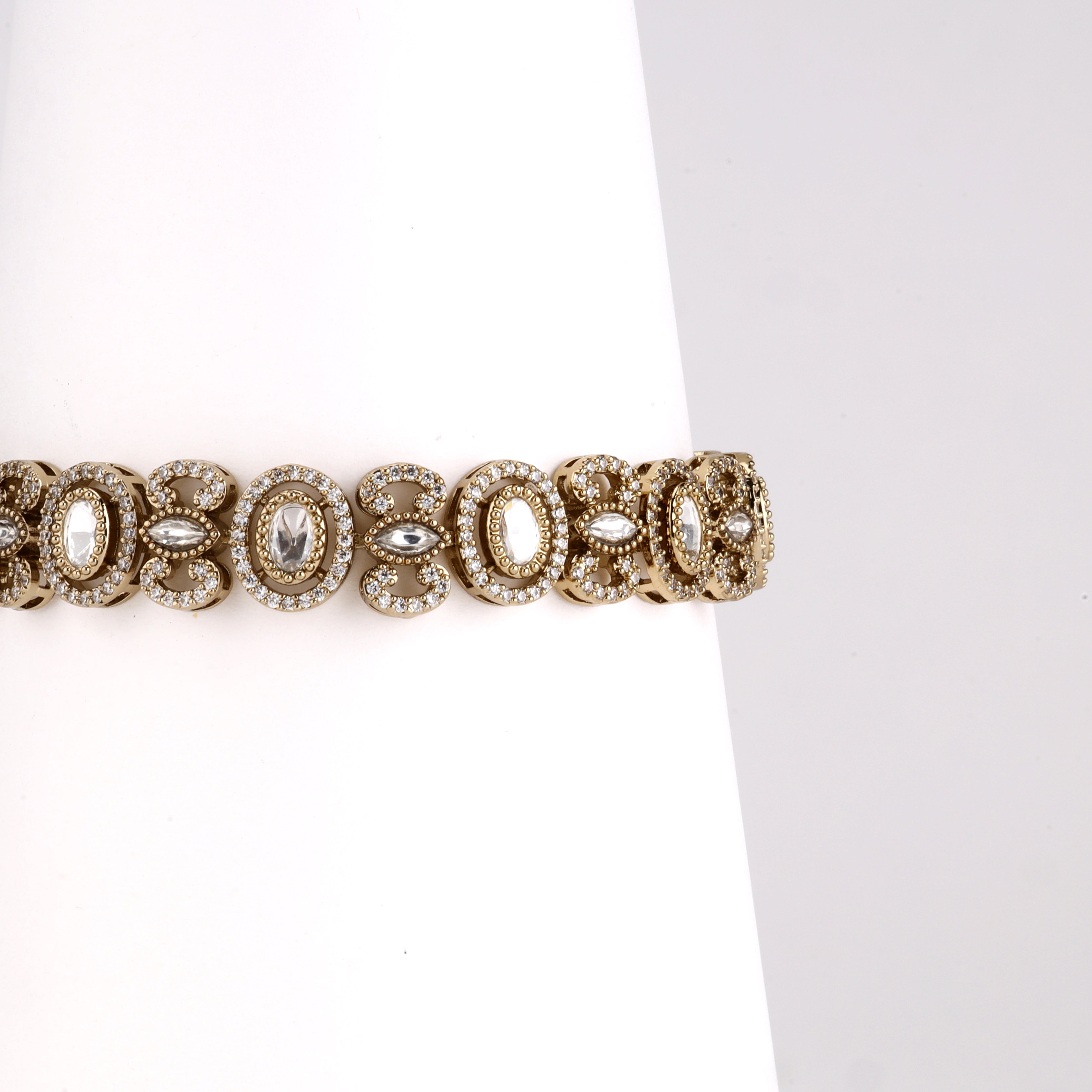 Antique Finish Oval Halo Kundan Articulated Link Bracelet