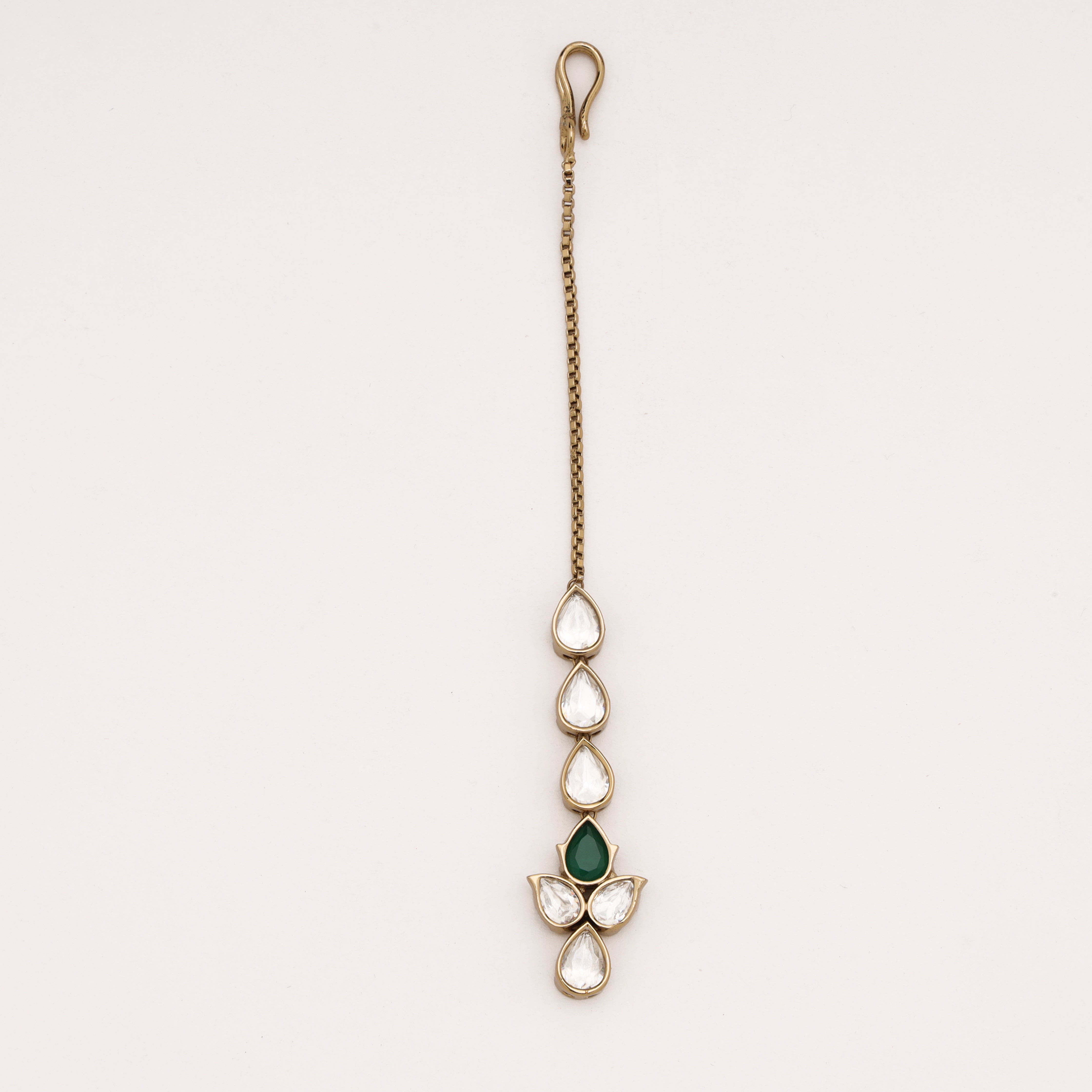 Gold Finish Emerald Green Kundan Linear Sleek Maang Tikka