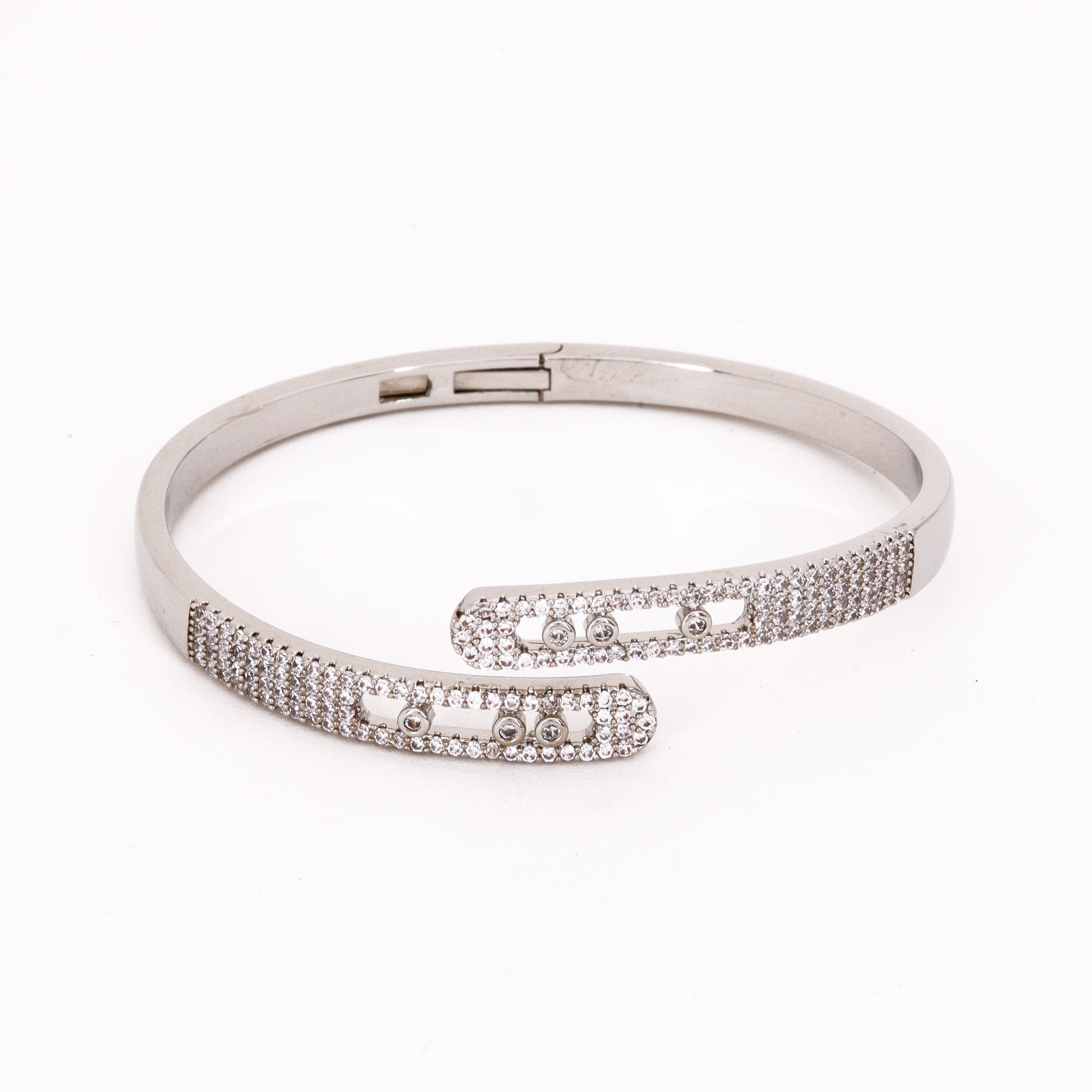 Swarovski Dazzling Swan Bracelet featuring the iconic swan motif with a full-cut crystal body and pavé accents on a rose gold tone band.