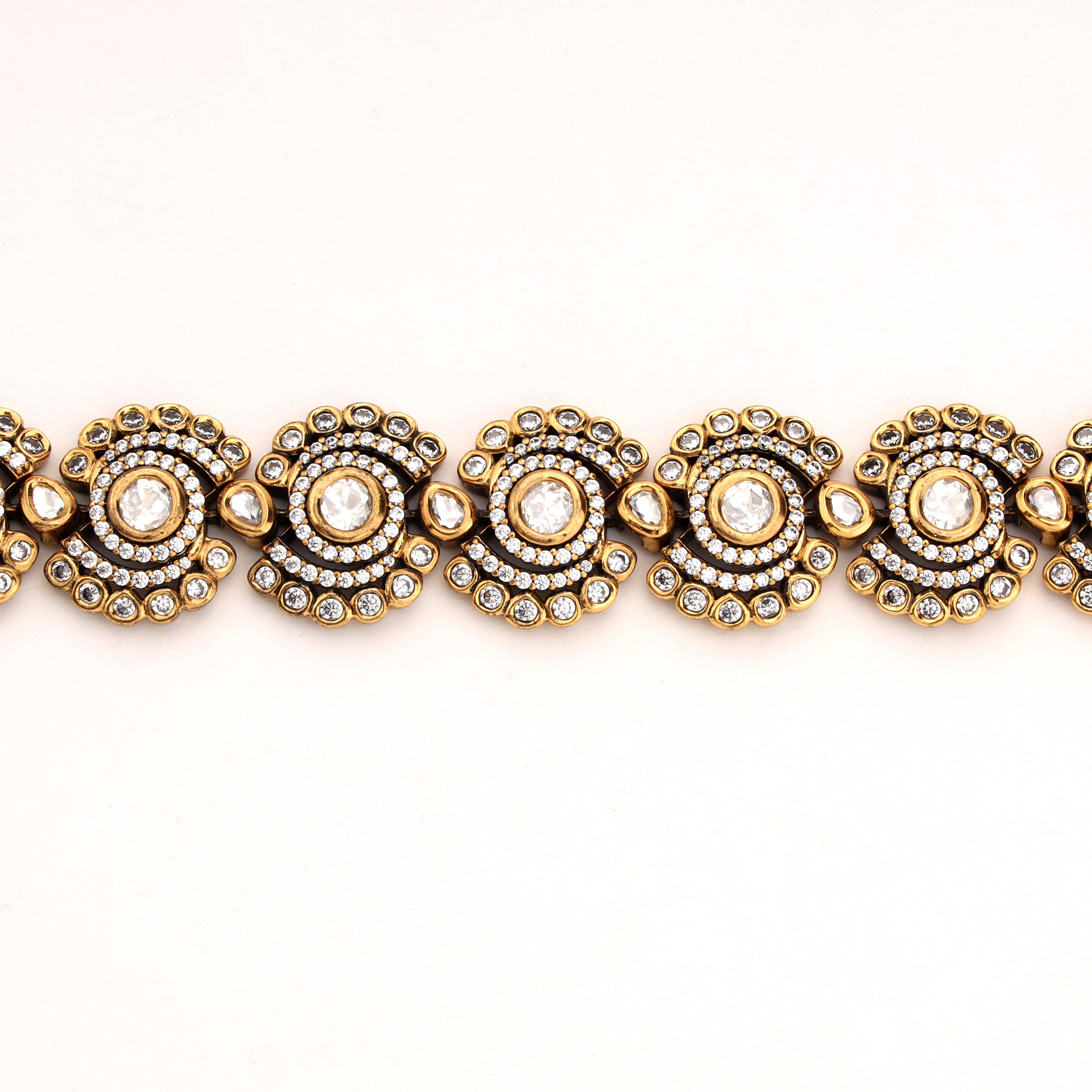 Antique Finish Scalloped Floral Kundan Link Bracelet
