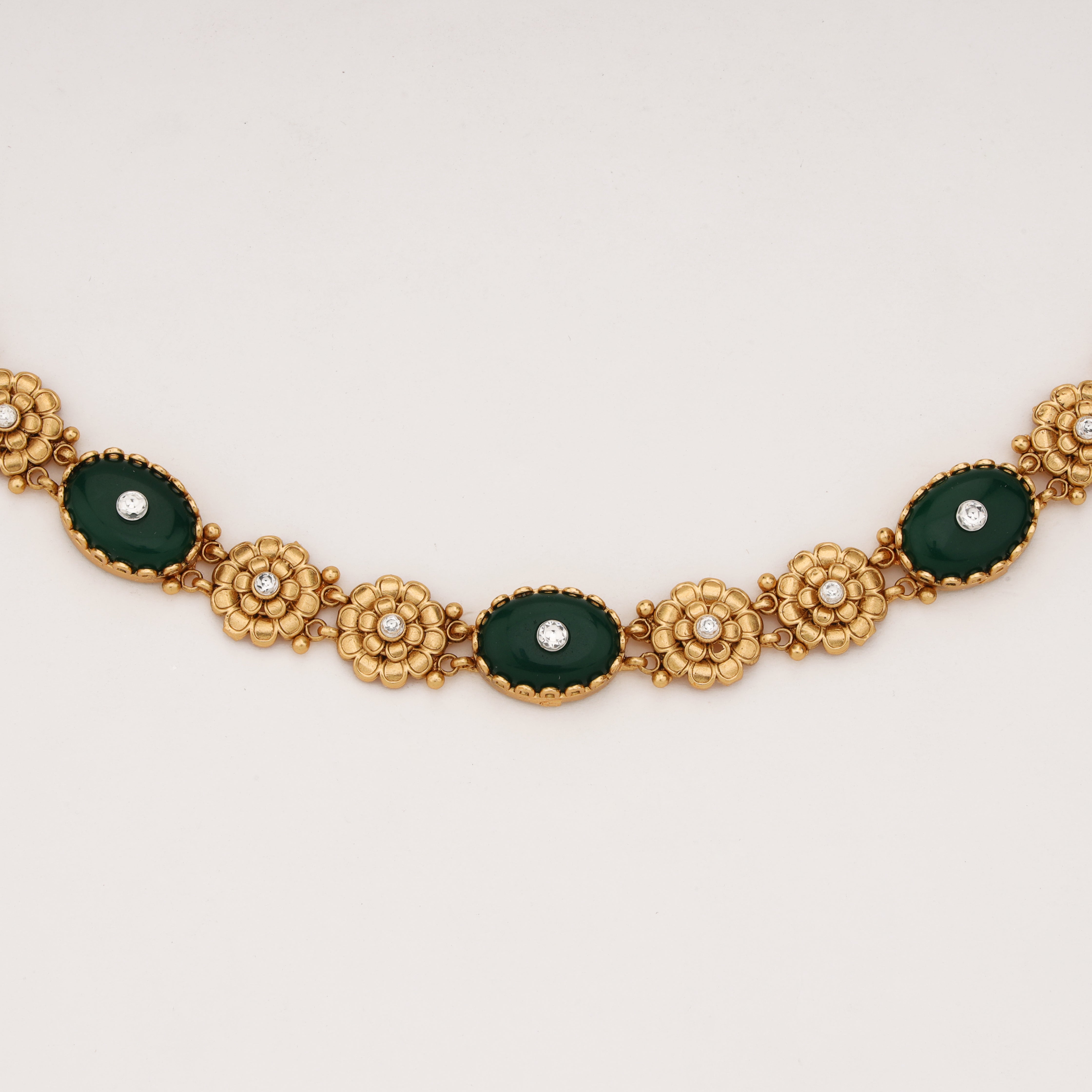 Emerald Floral Antique Gold Bridal Mathapatti