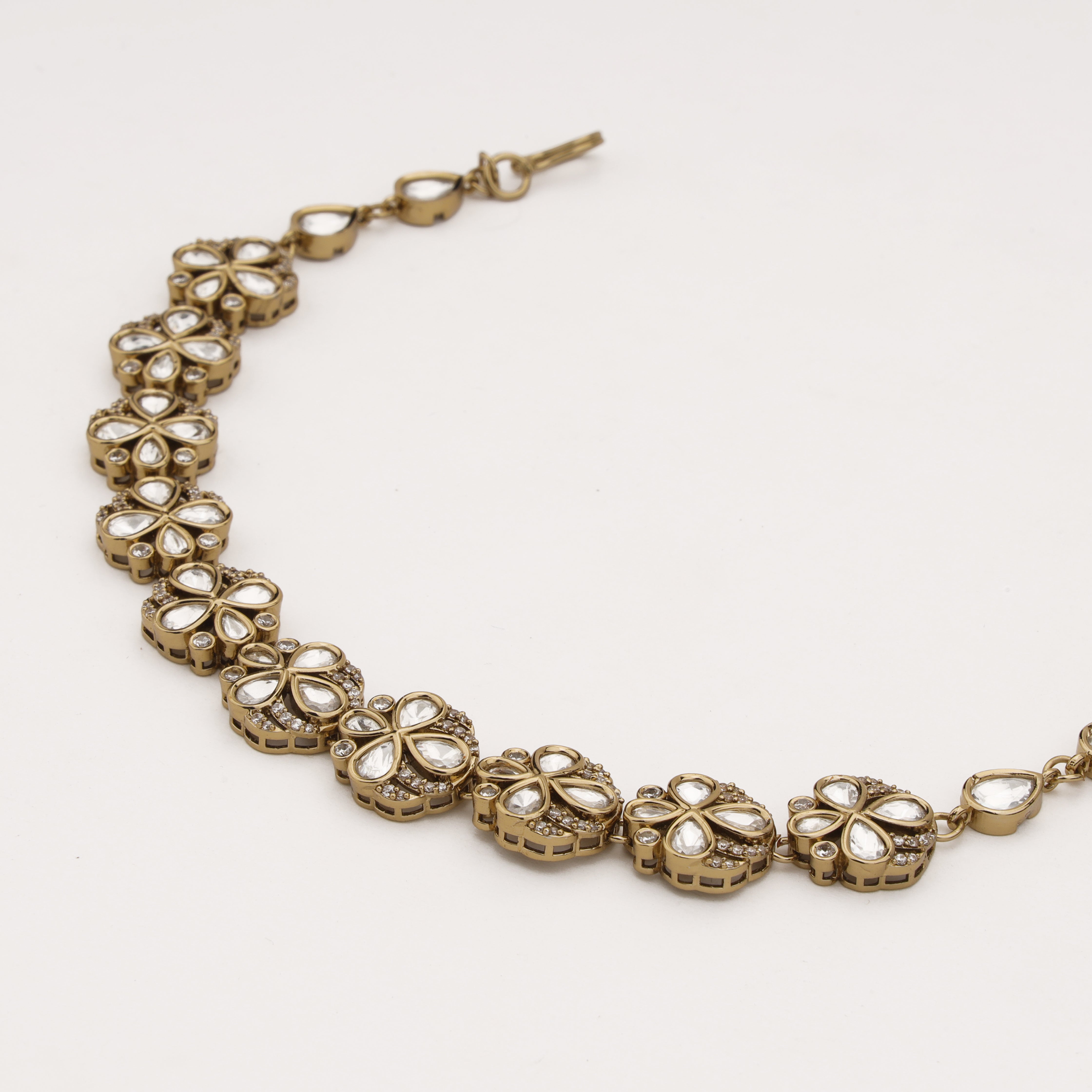 Clover Kundan Antique Gold Bridal Mathapatti