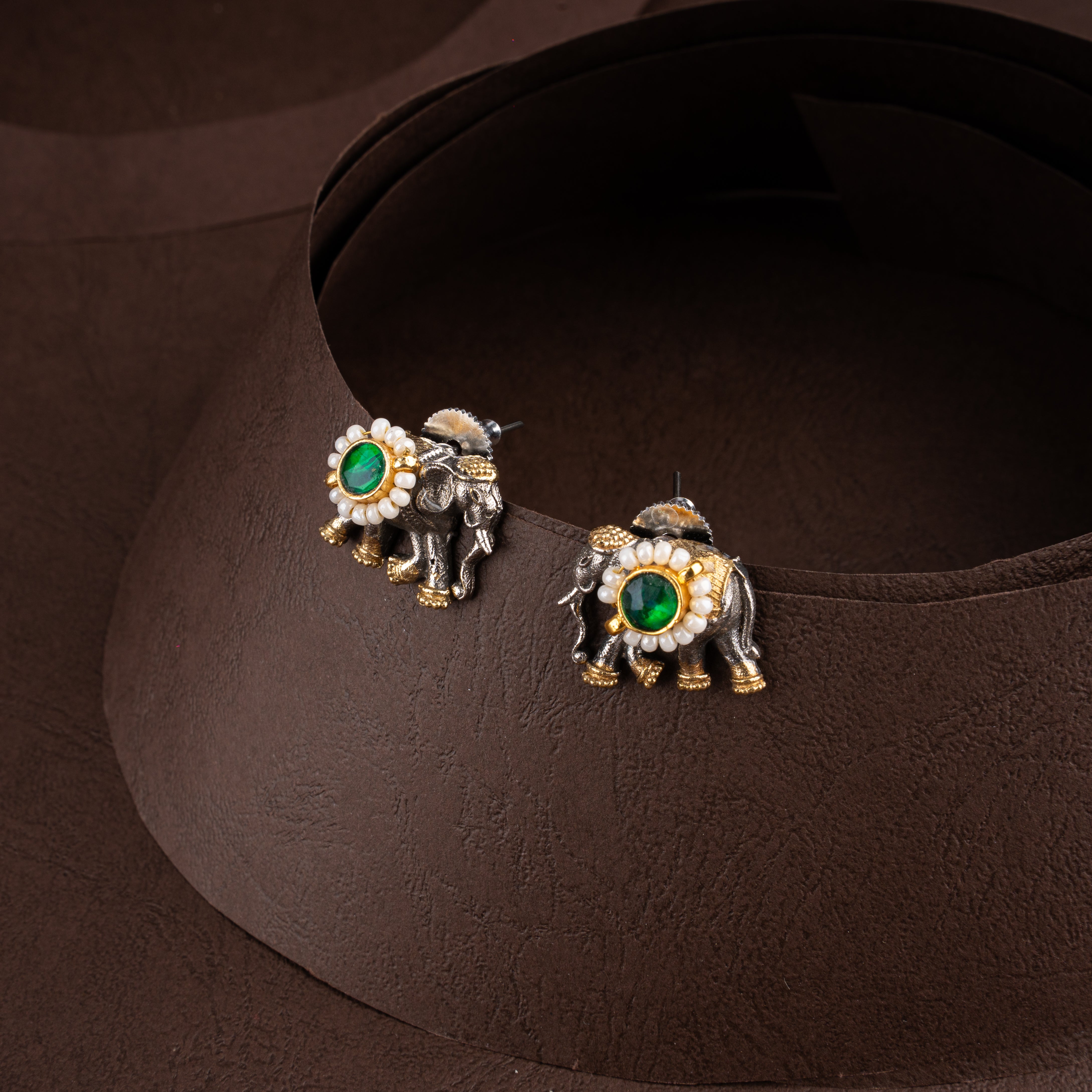 Dual-Tone Oxidised Silver Royal Elephant Pendant Chain Set with Matching Studs