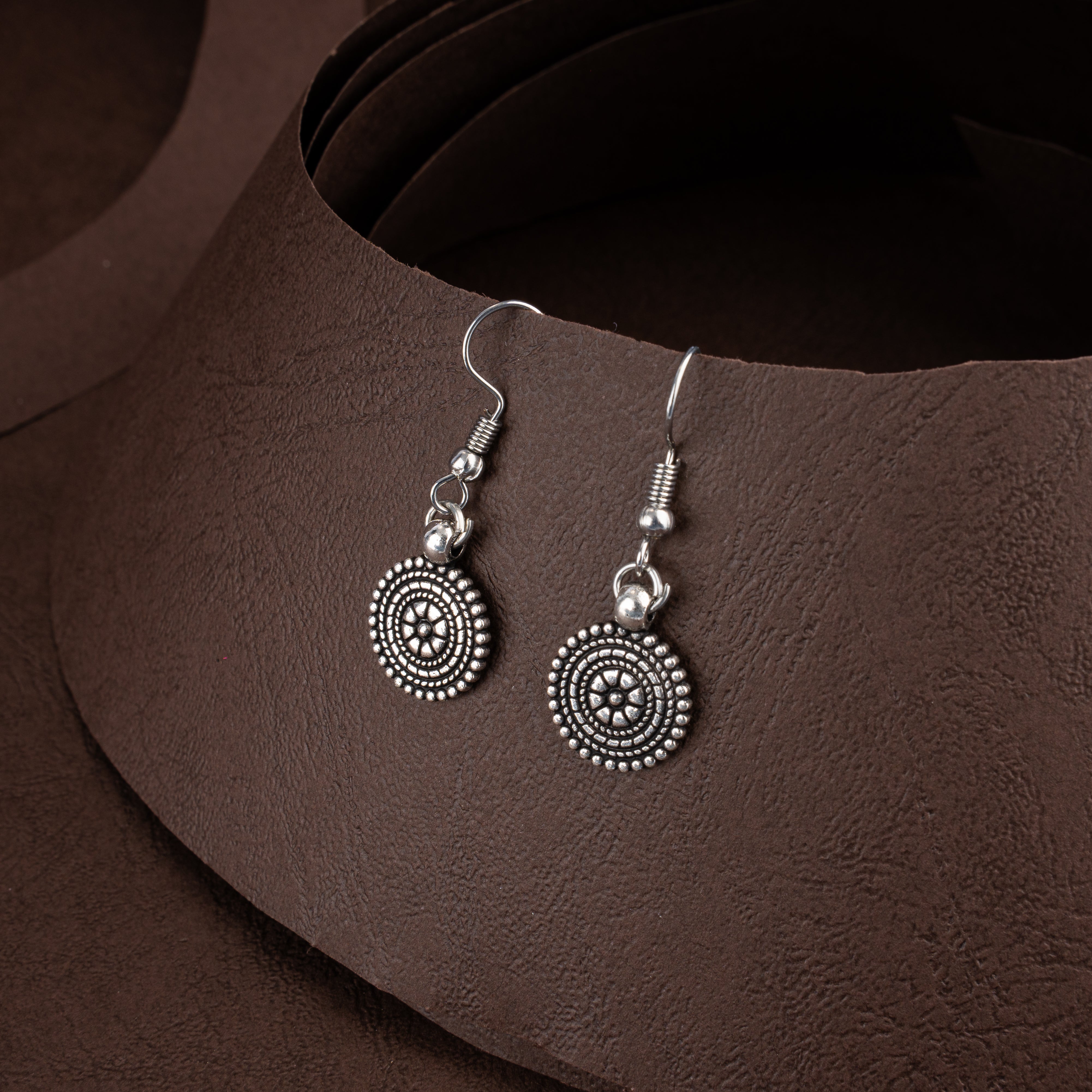 Oxidised Silver Beaded Sunburst Medallion Collar Choker Necklace Set with Drop Earrings