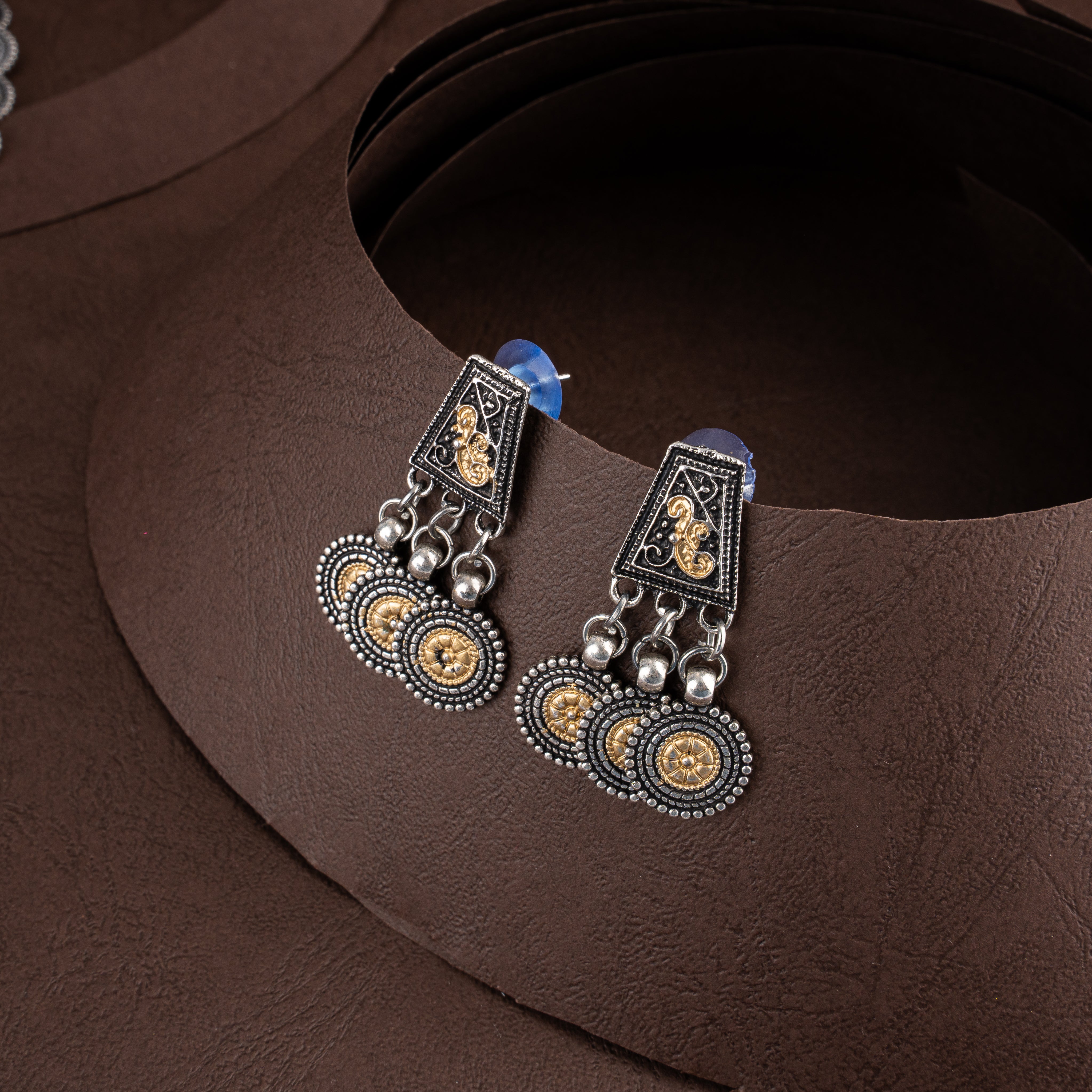Dual-Tone Oxidised Silver Coin Medallion Collar Choker Necklace Set with Drop Earrings