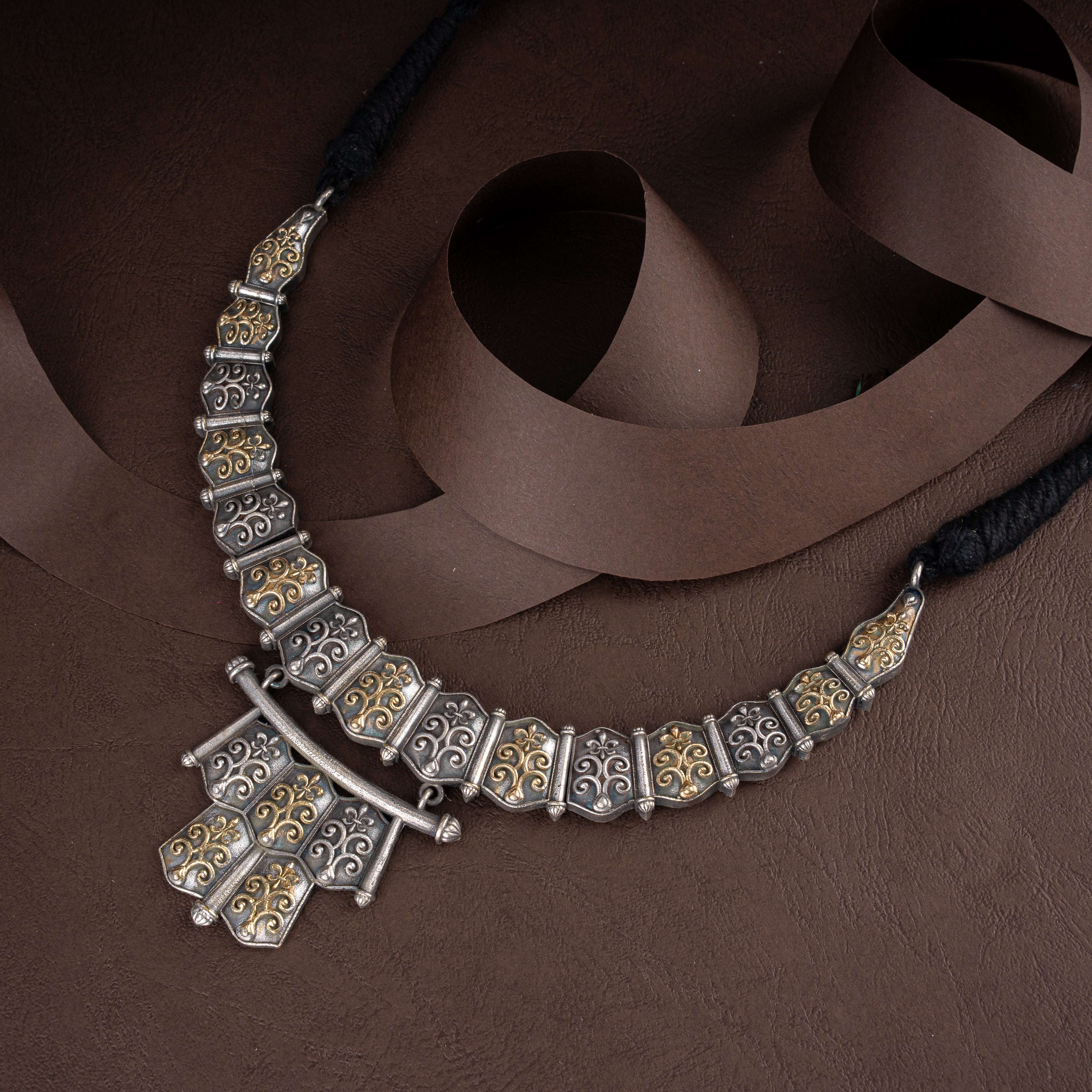 Dual-Tone Oxidised Silver Fleur-de-Lis Scroll Plaque Collar Necklace Set with Drop Earrings
