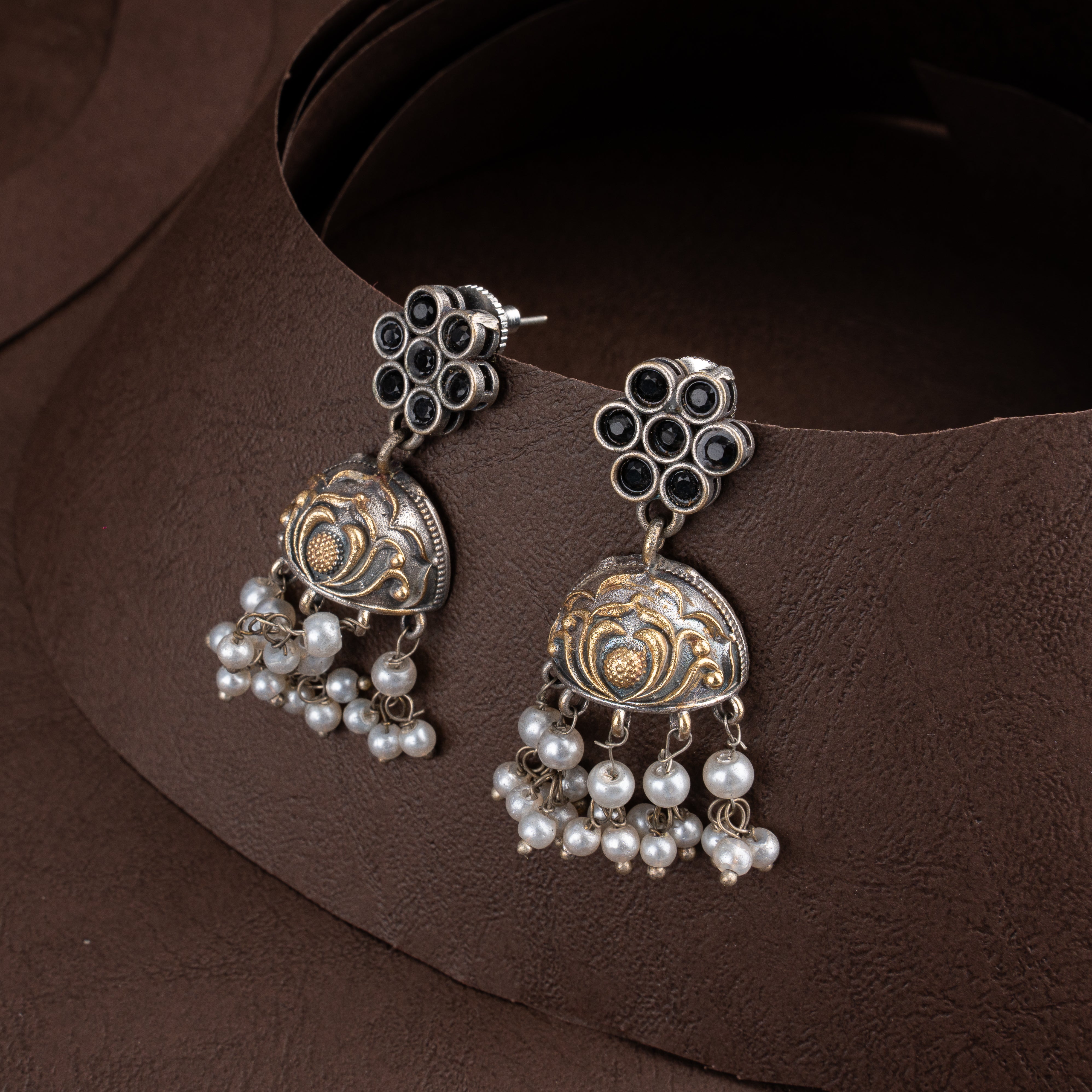 Hand-Carved Mughal Foliage Collar Hasli Necklace Set with Pearl Drops