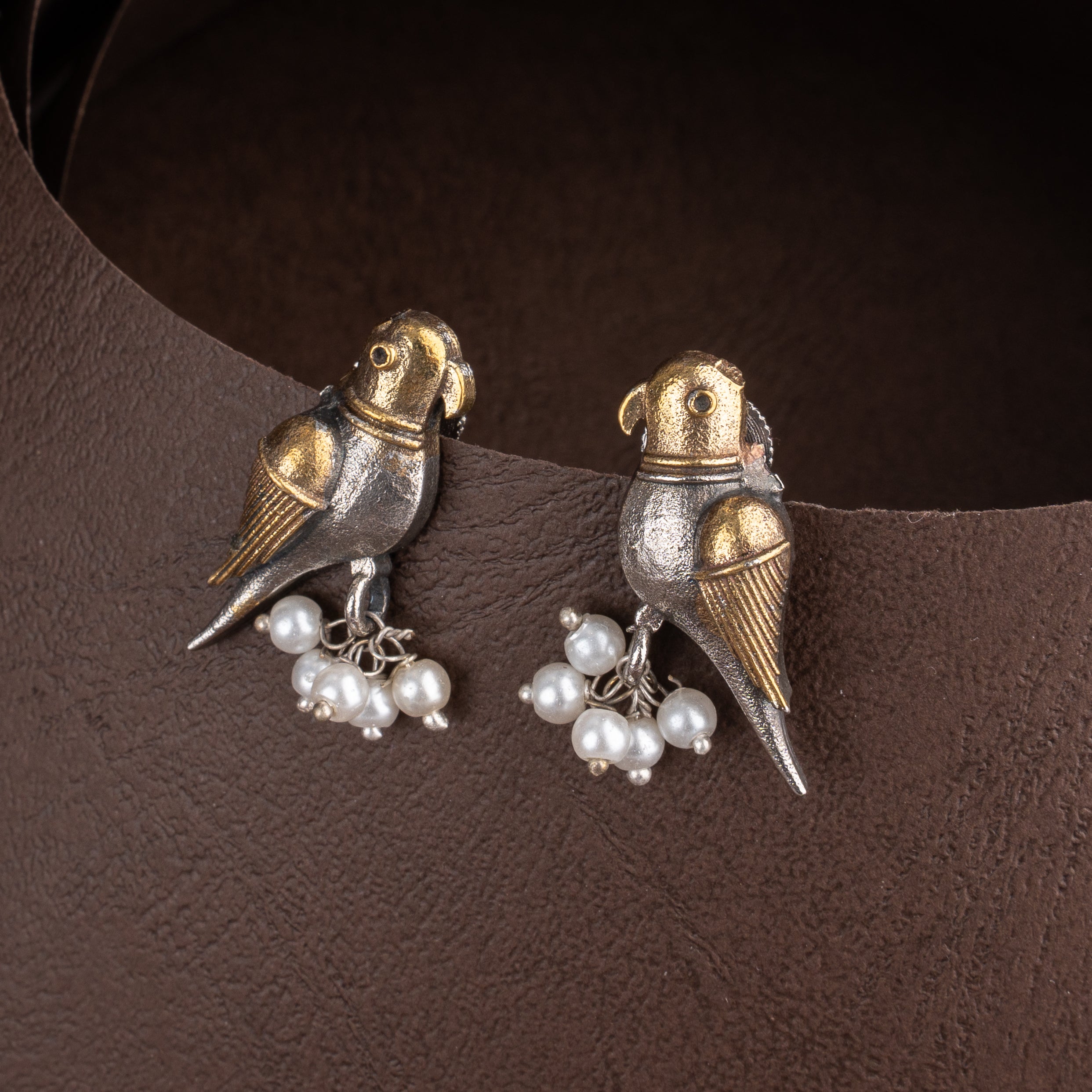 Dual-Tone Sculpted Perched Parrot Choker Necklace Set with Pearl Cluster Stud Earrings
