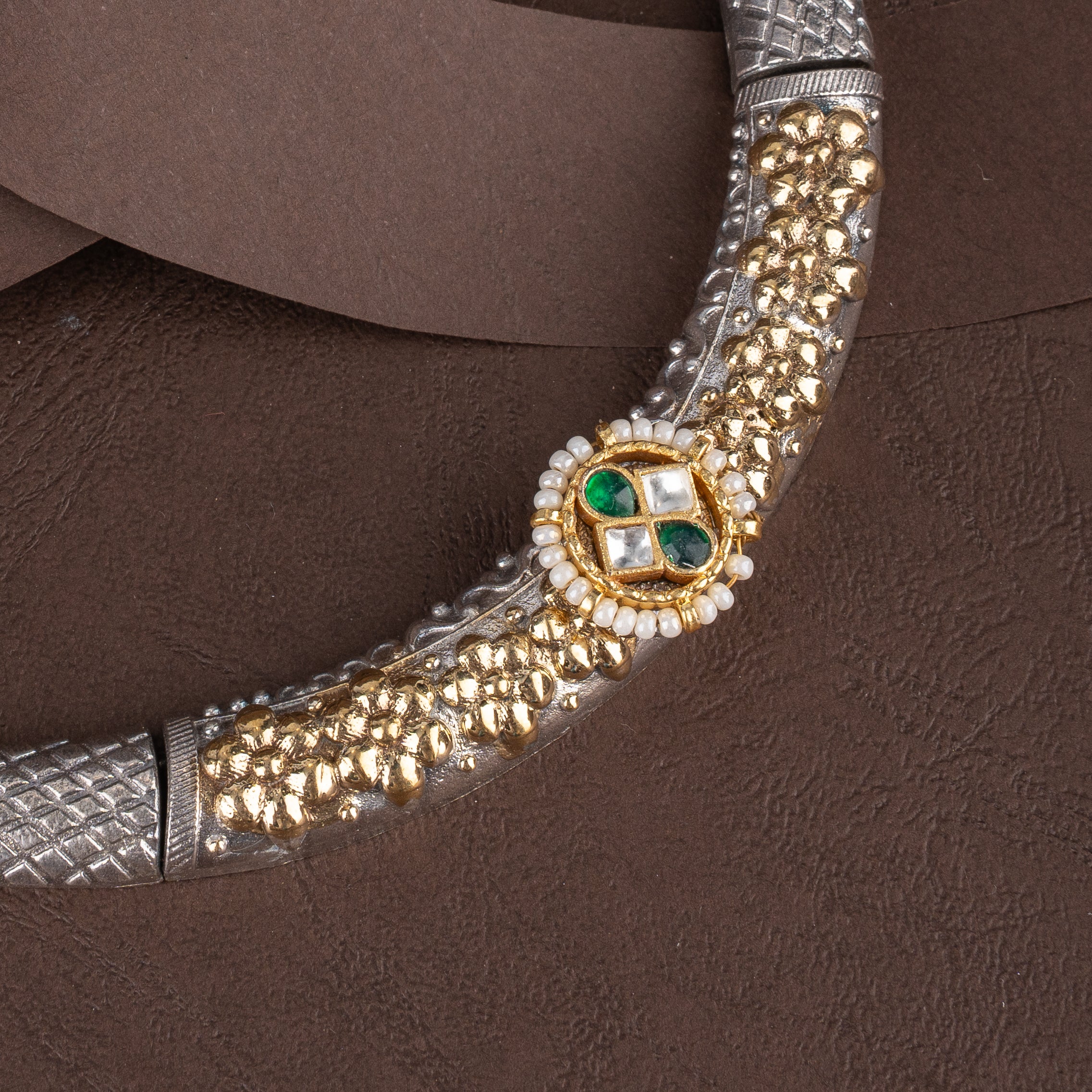 Dual-Tone Textured Hasli Collar Necklace Set with Kundan Floral Centerpiece and Stud Earrings