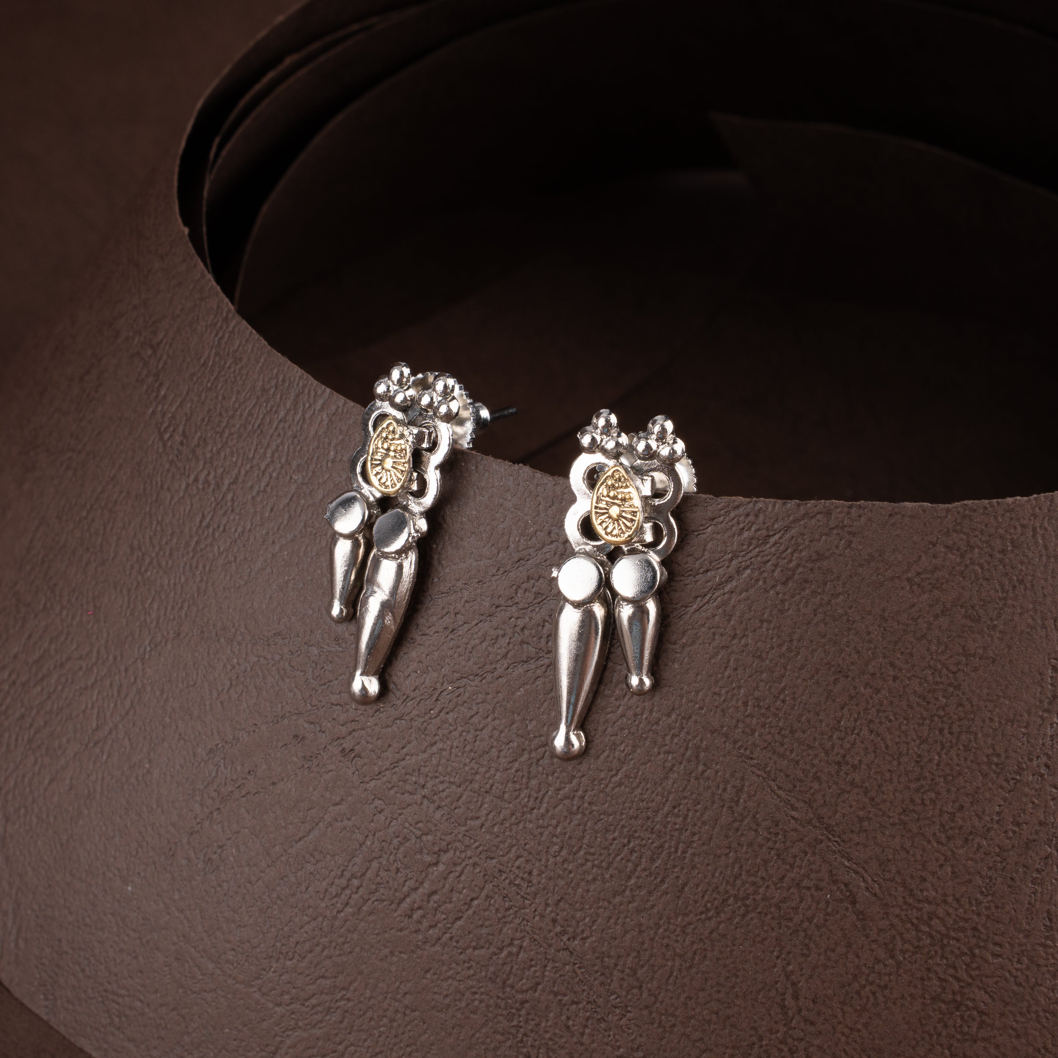 Dual-Tone Spiked Sunburst Choker Necklace Set with Drop Earrings