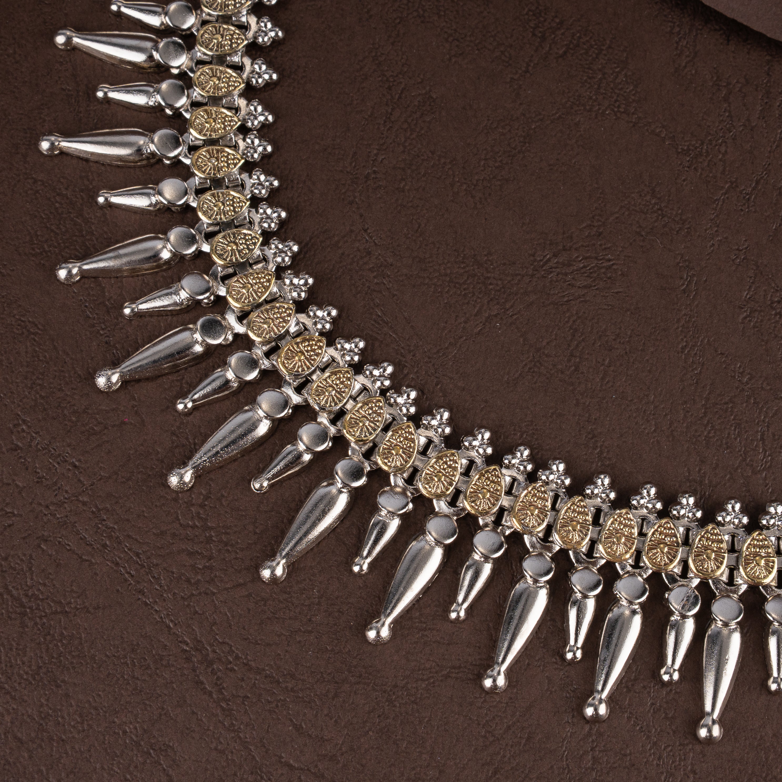 Dual-Tone Spiked Sunburst Choker Necklace Set with Drop Earrings