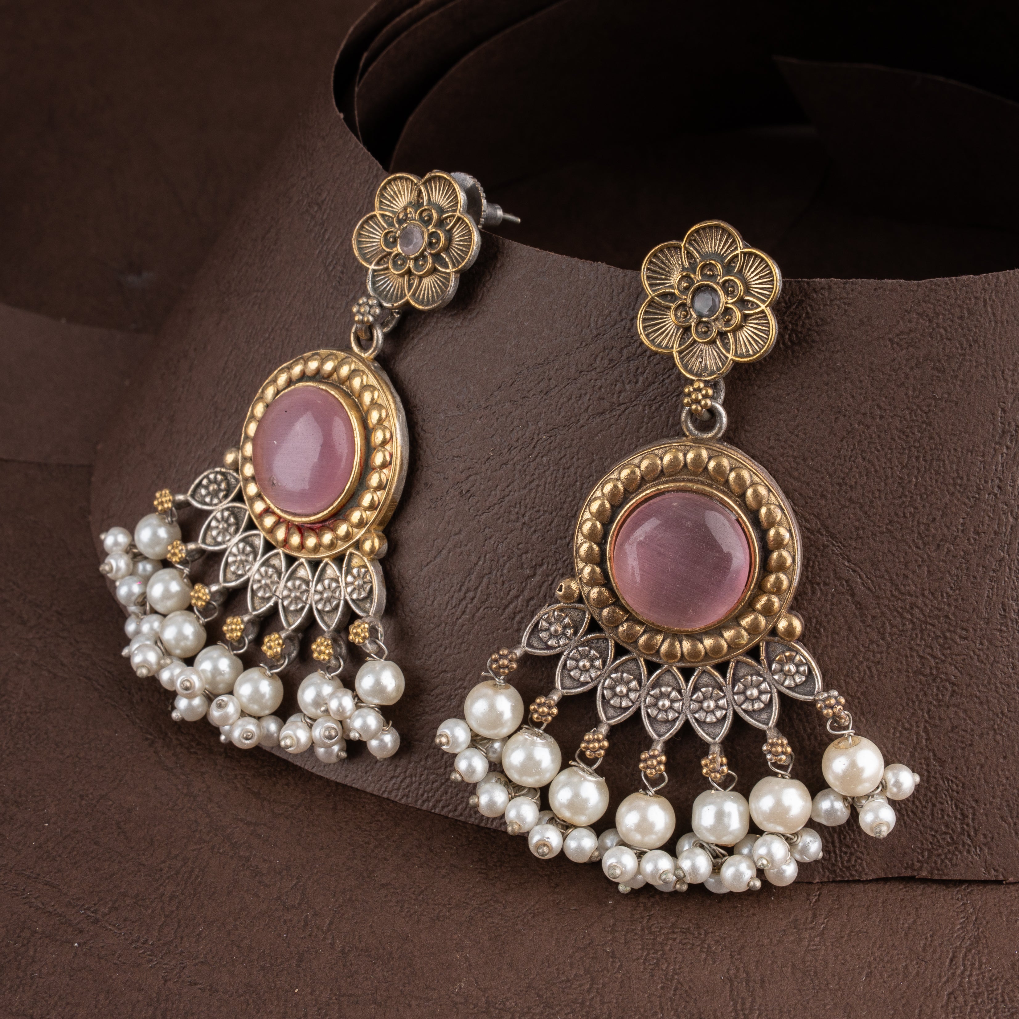 Dual-Tone Cabochon Stone Fan Medallion Choker Necklace Set with Seed Pearl Clusters