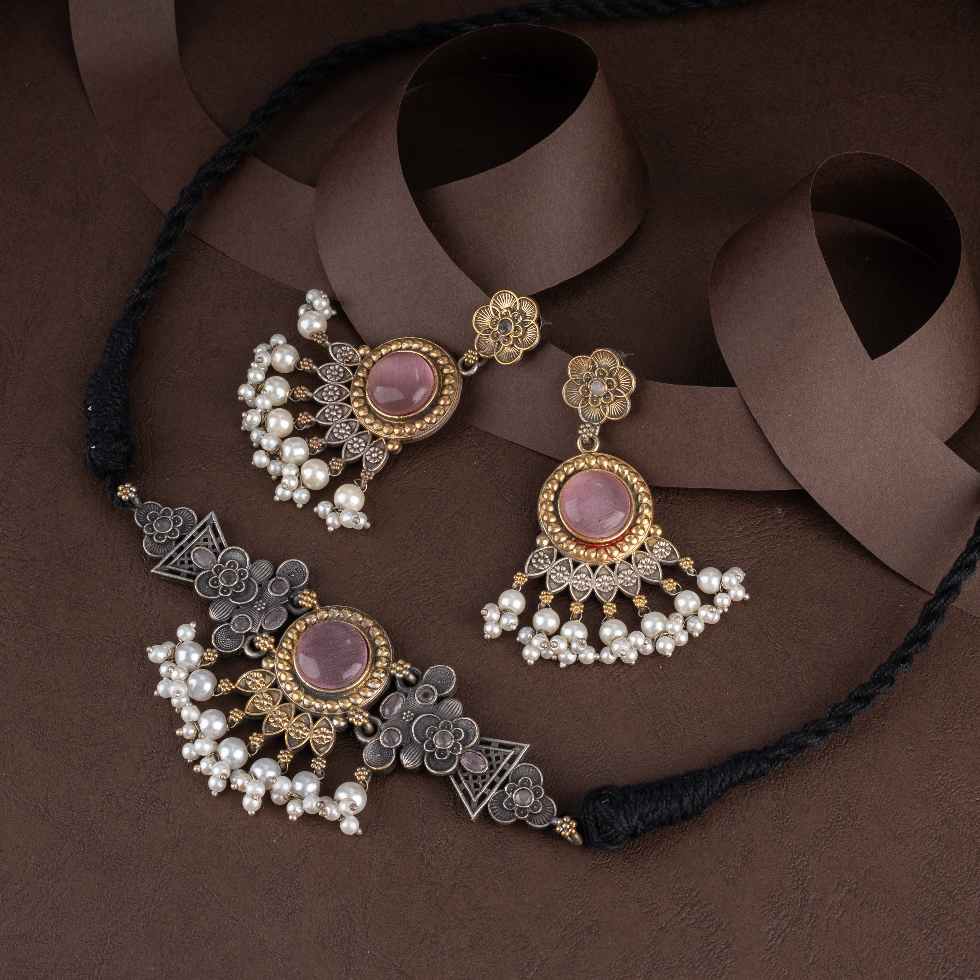 Dual-Tone Cabochon Stone Fan Medallion Choker Necklace Set with Seed Pearl Clusters