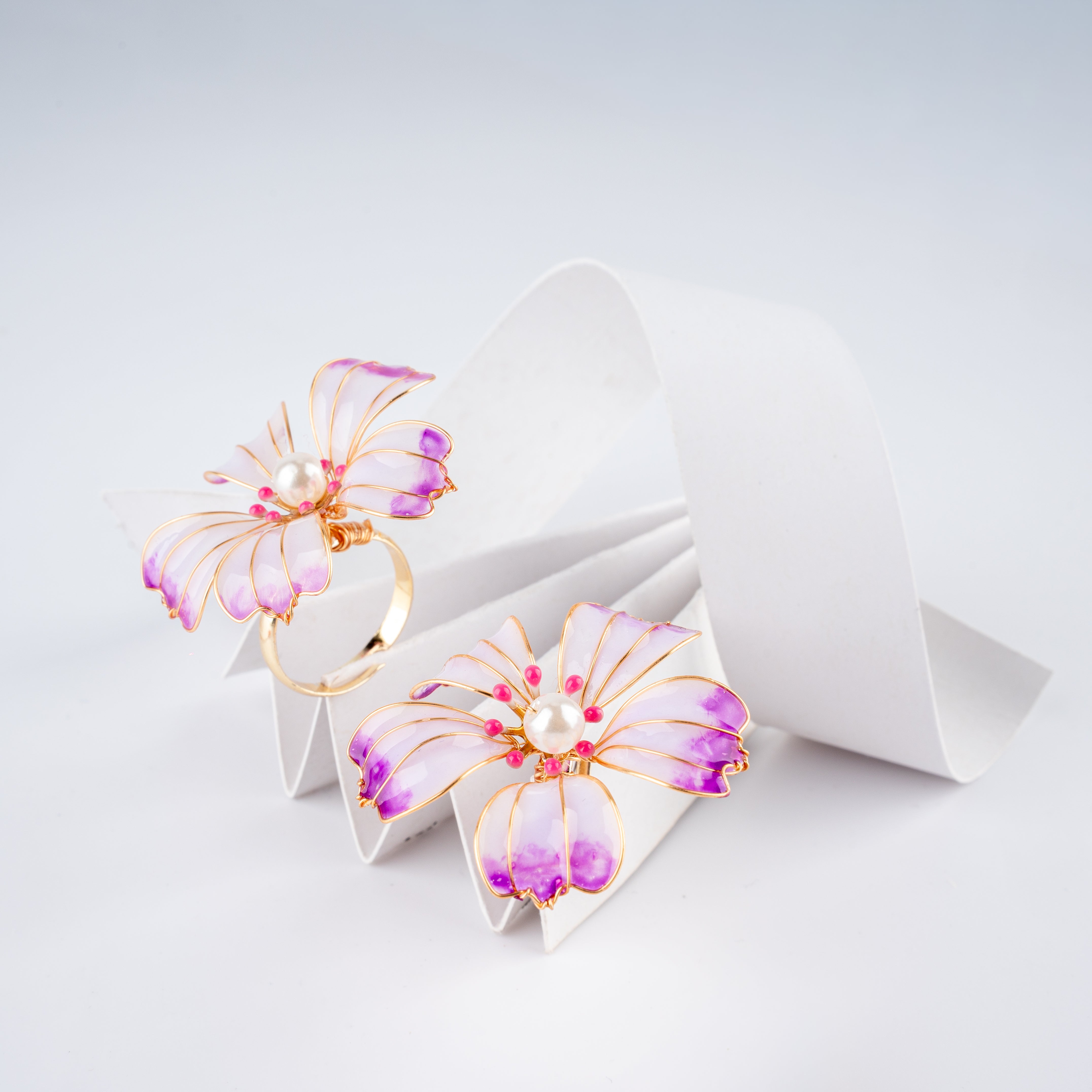 The Blossom Whispers Floral Resin Jewelry Set