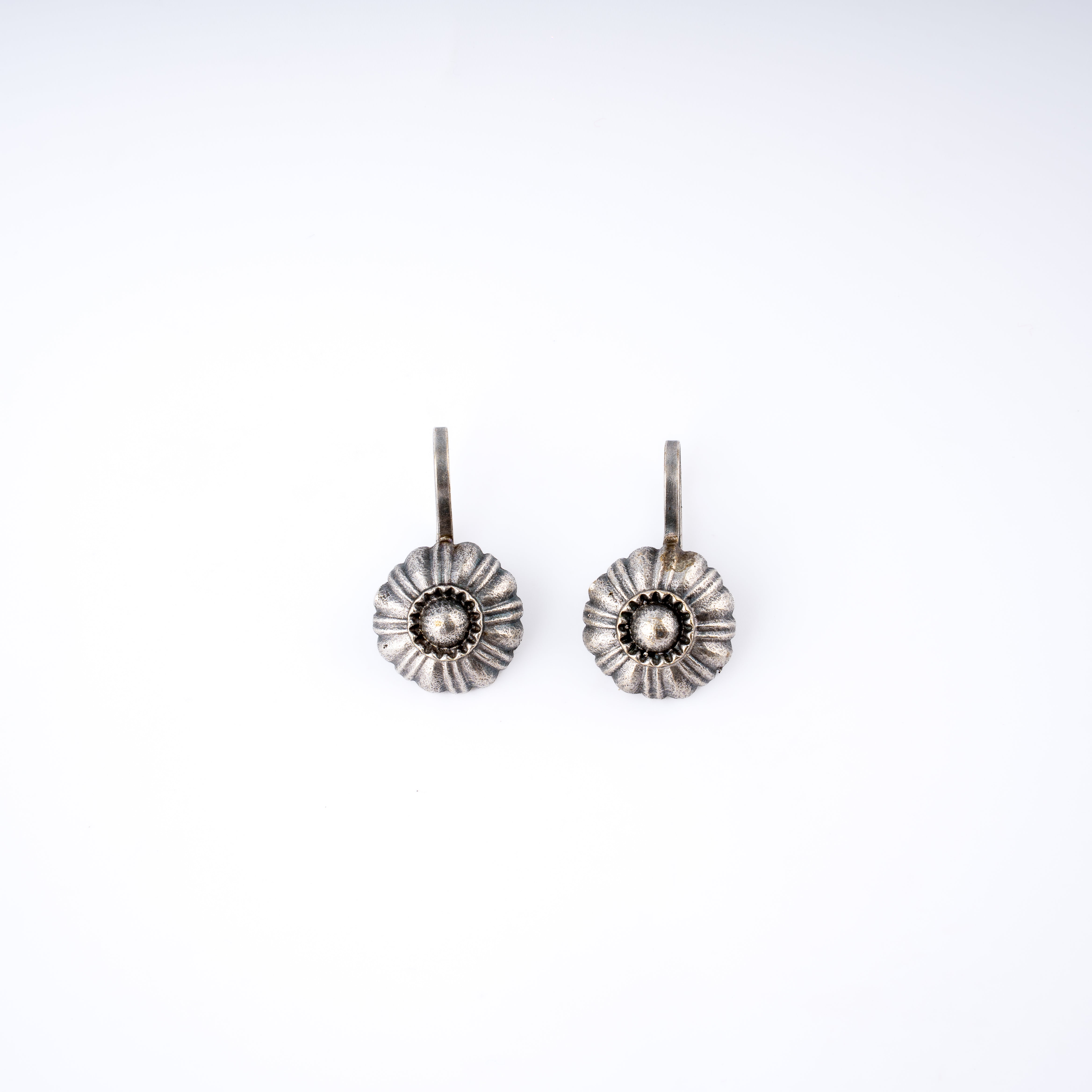 Oxidised Silver Fluted Floral Dome Leverback Clip Earrings