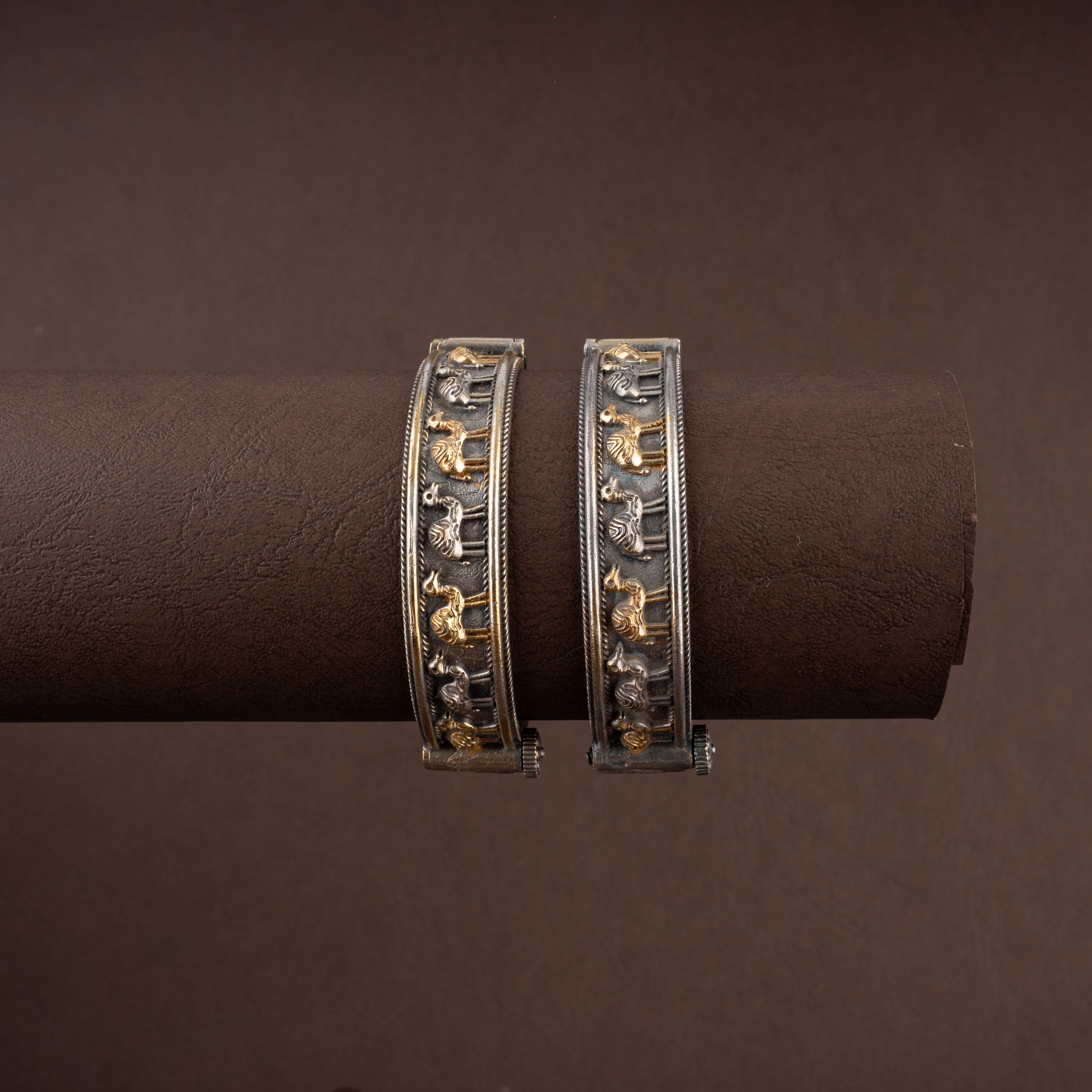 Dual-Tone Tribal Desert Camel Caravan Hinged Kada Traditional Bracelet