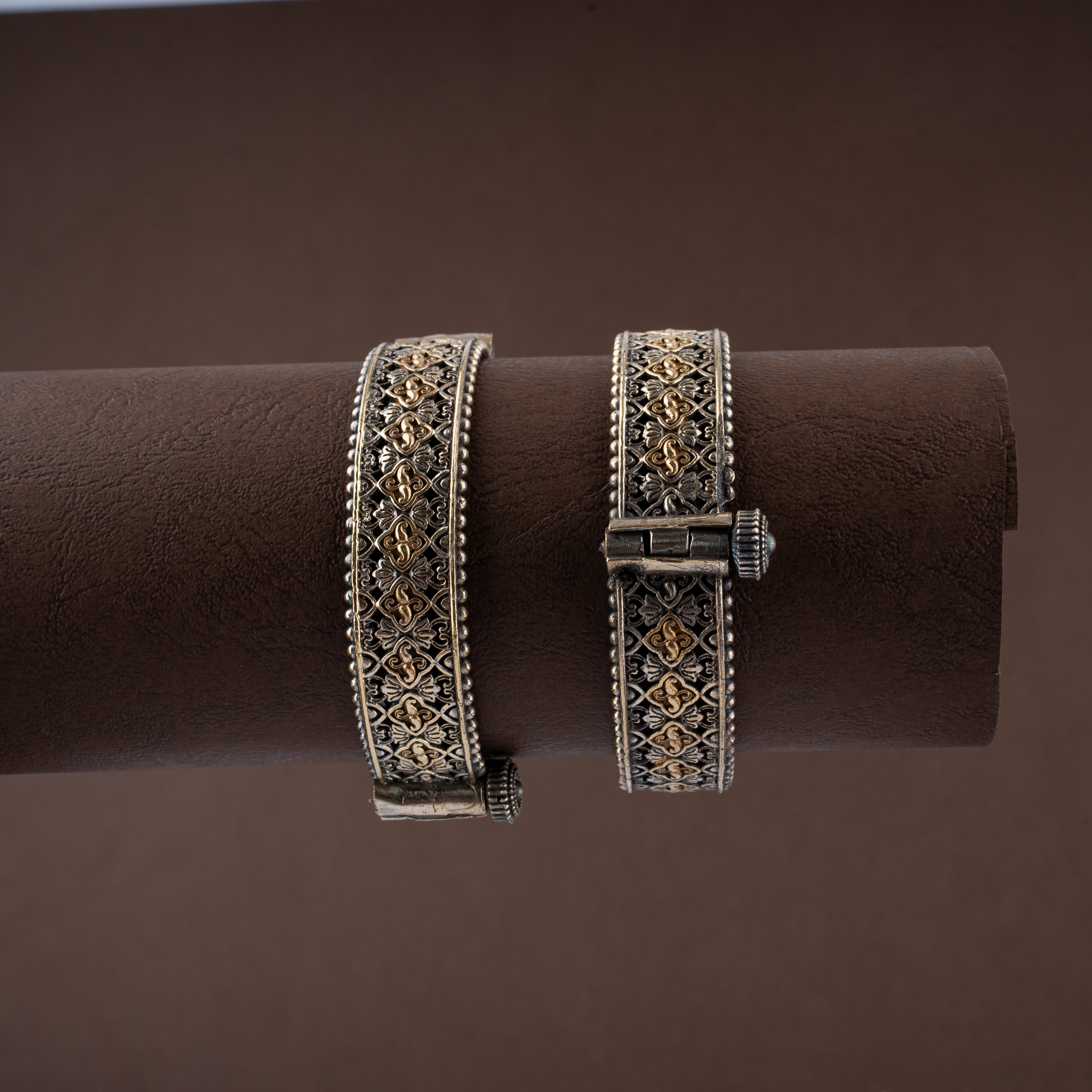 Dual-Tone Antique Jaali Filigree Broad Bangles