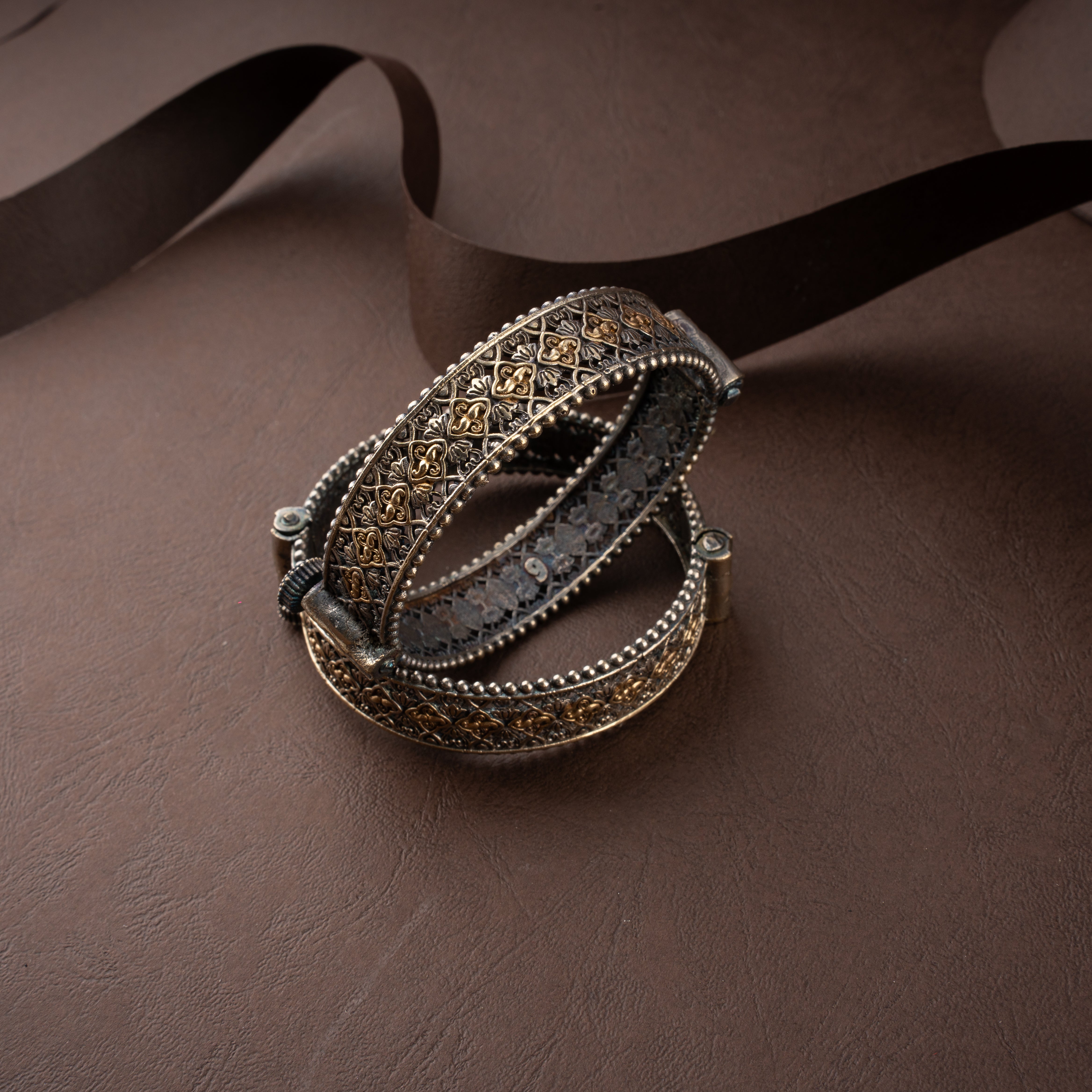 Dual-Tone Antique Jaali Filigree Broad Bangles