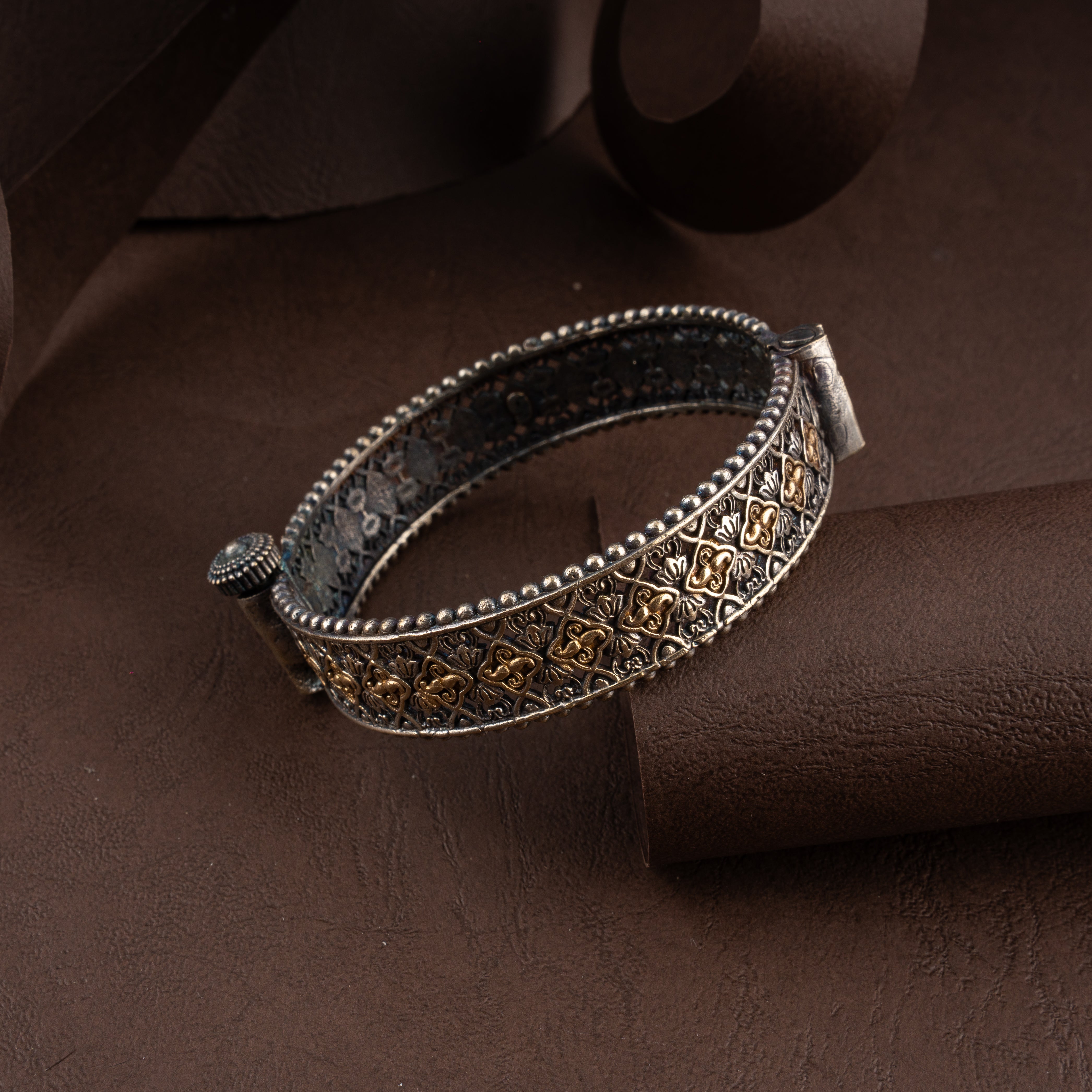 Dual-Tone Antique Jaali Filigree Broad Bangles