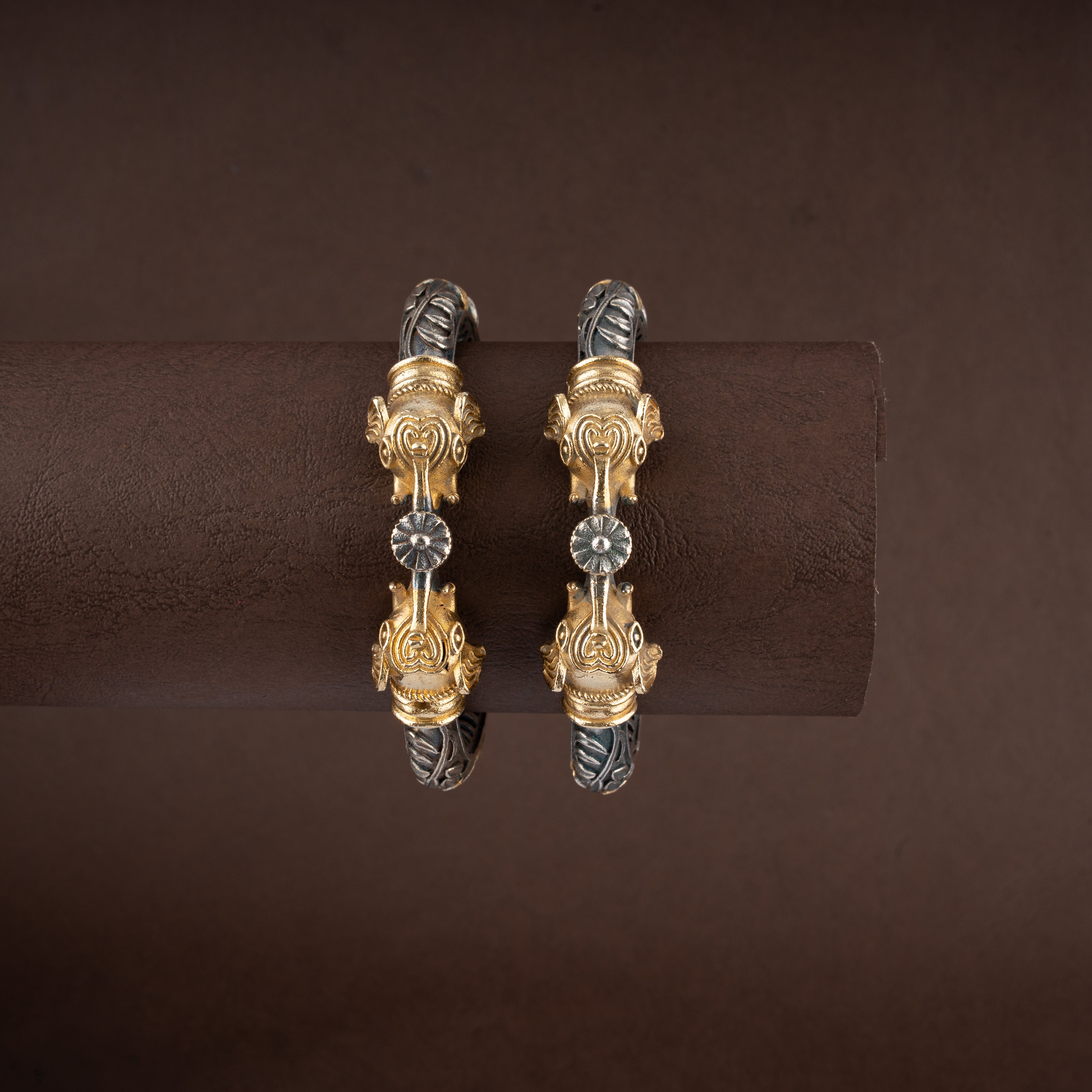 Dual-Tone Antique Animal Head Motifs Textured Kada / Bangle Set
