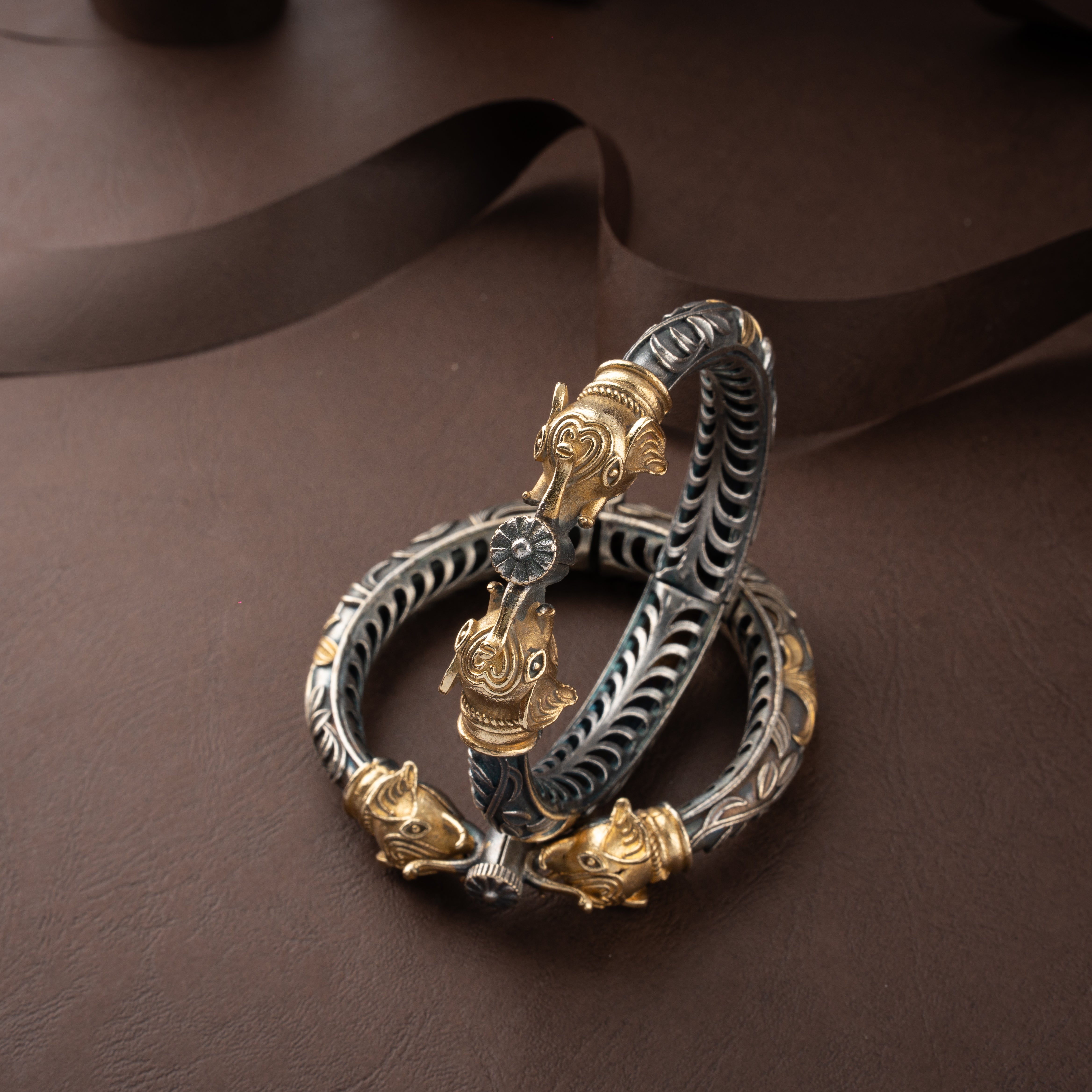 Dual-Tone Antique Animal Head Motifs Textured Kada / Bangle Set