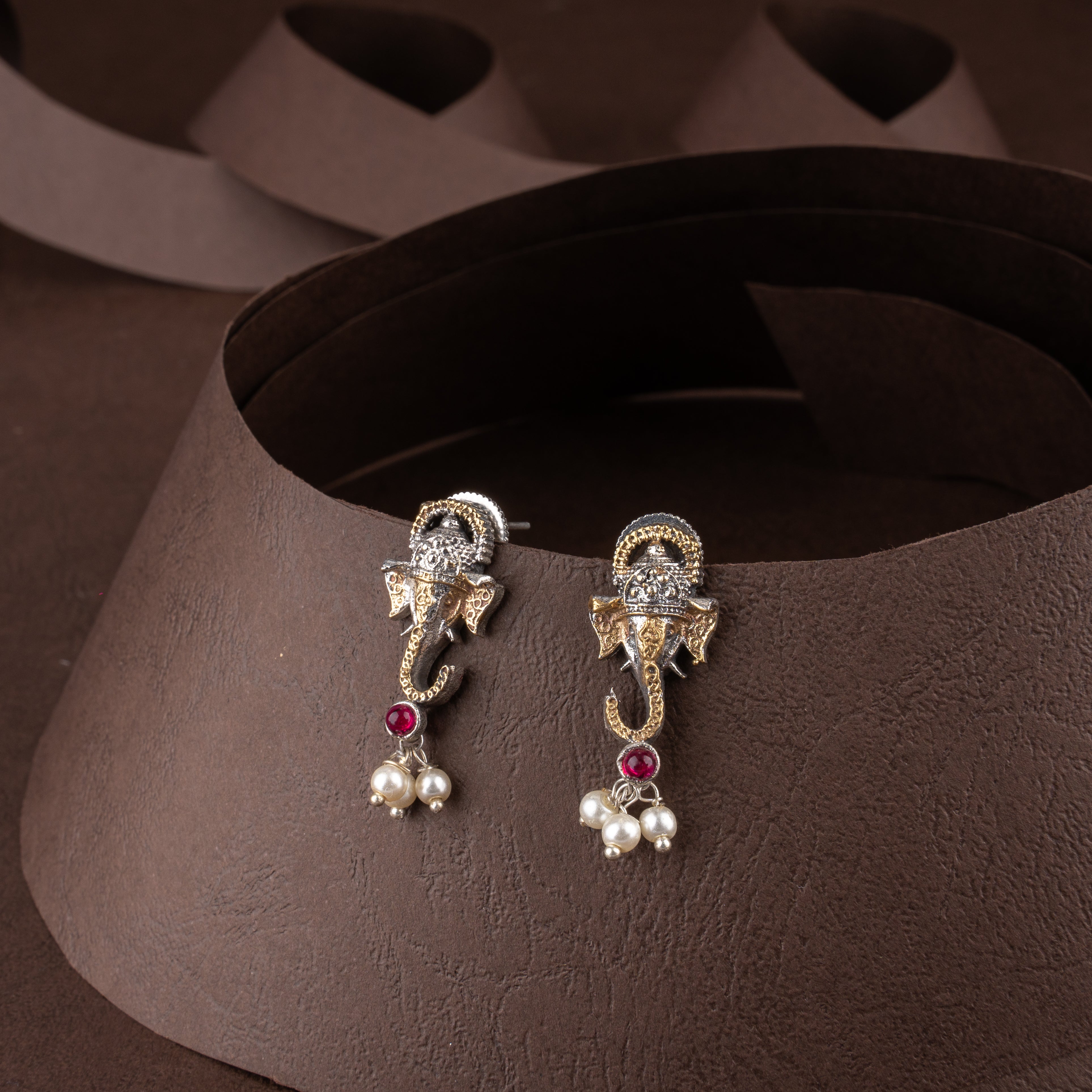 Dual-Tone Oxidised Silver Ganesha Pendant Chain Set with Matching Earrings
