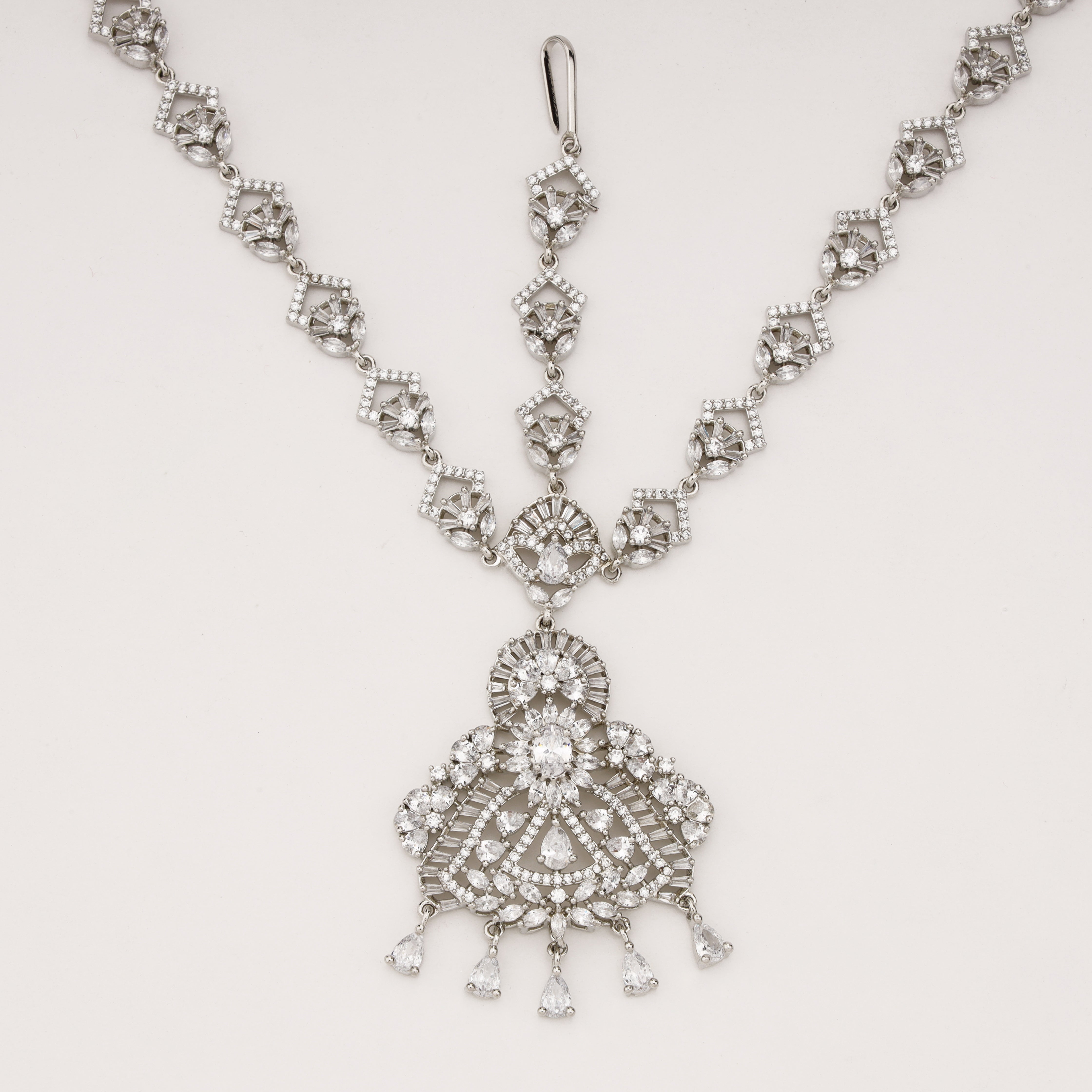 Royal Diamond Statement Bridal Mathapatti